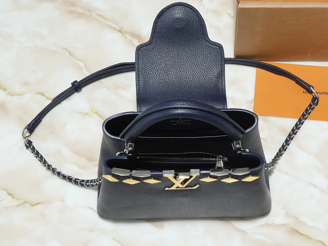 💰400💰Guangzhou goods Upgraded from the original M12135 M11964 M12751 This Capucines BB handbag is made of Taurillon cow leather, decorated with mixed metal rhombus Malletage elements on the upper edge, showing a gorgeous interpretation of the classic design. The flap allows for an external or internal style, the neat interior features multiple pockets, and the adjustable shoulder strap adds a cross-body option to the top handle. 27.0 x 17.3 x 9.0 cm (length x height x width)