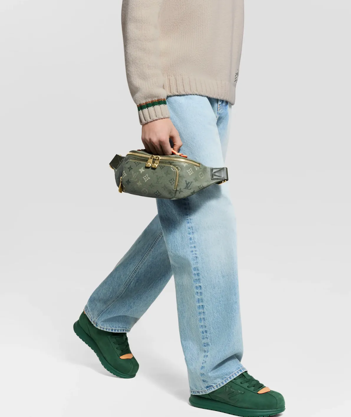 💰840 Top original order [RUSH waist bag] m26933 Army green/silk screen This Rush waist bag is made of Monogram Surplus coated canvas and Yingze distressed effect zippers to create a trendy style. A zippered front pocket provides easy access to your daily essentials, and a dual-zippered main compartment adds functional detail. The adjustable fabric shoulder strap can be worn around the waist, worn over the shoulder or cross-body.  Dimensions: 15 x 8 x 30 cm (H x W x Length)