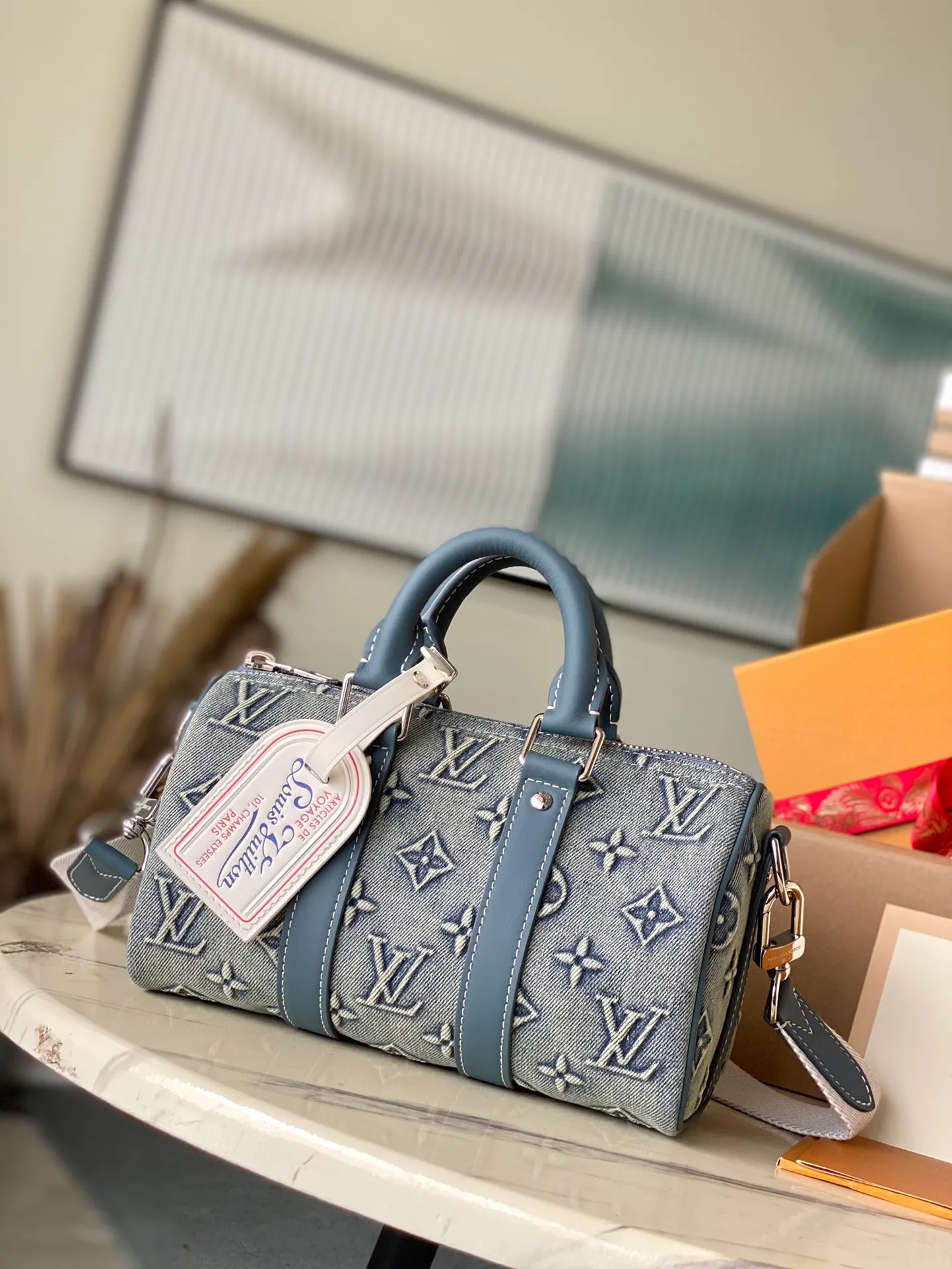 💰1060 Top original order M22762 supports counter inspection. The photo taken of duty-free goods is consistent with the product and has not been unpacked. This product is an exclusive duty-free product in the market and is the highest-end product. Inspection is supported. This product has passed strict inspection and is flawless. Please wear gloves when touching the product. This product is not returnable or exchangeable. Please confirm the product first and then remove the label on the handle. This product is temporarily not open to the public, only regular customers, and is in short supply. Dimensions: 25 x 15.0 x 11 cm