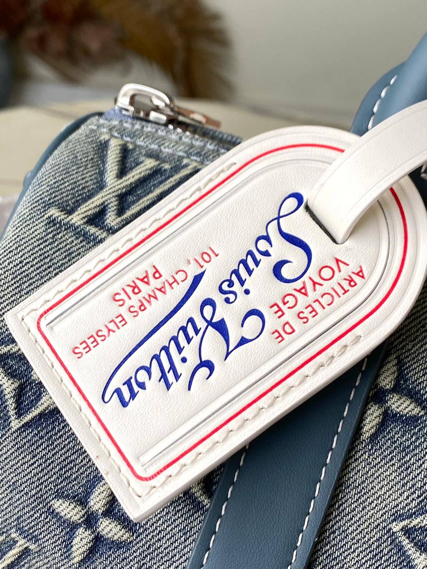 💰1060 Top original order M22762 supports counter inspection. The photo taken of duty-free goods is consistent with the product and has not been unpacked. This product is an exclusive duty-free product in the market and is the highest-end product. Inspection is supported. This product has passed strict inspection and is flawless. Please wear gloves when touching the product. This product is not returnable or exchangeable. Please confirm the product first and then remove the label on the handle. This product is temporarily not open to the public, only regular customers, and is in short supply. Dimensions: 25 x 15.0 x 11 cm