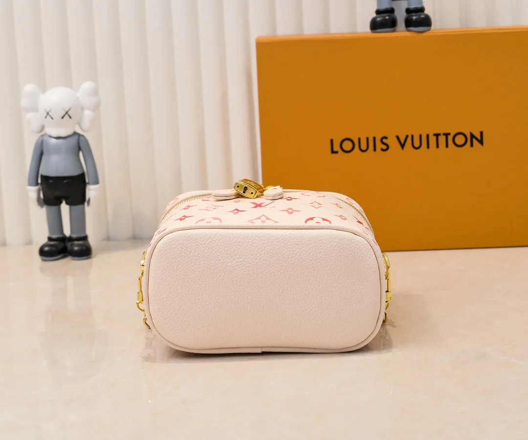 Batch 💰260 Upgraded Original ✨M44936 45599 The new full leather gradient oil paint embossed silk screen cosmetic bag is made of Monogram canvas and has a delicate structure. It can be placed in the bathroom to store beauty supplies such as nail polish or lipstick, or placed in a handbag to collect small items. The handle can be folded flat to fit into a small space. Size: 19X13X11cm