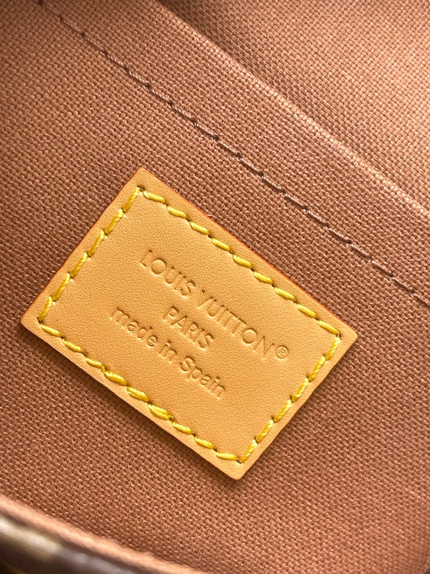 💰1160 (top layer leather) top original M14651 163c chip [SOHO mini backpack] Material: A-grade all-steel hardware, imported original fabric Size: 17*23*8CM