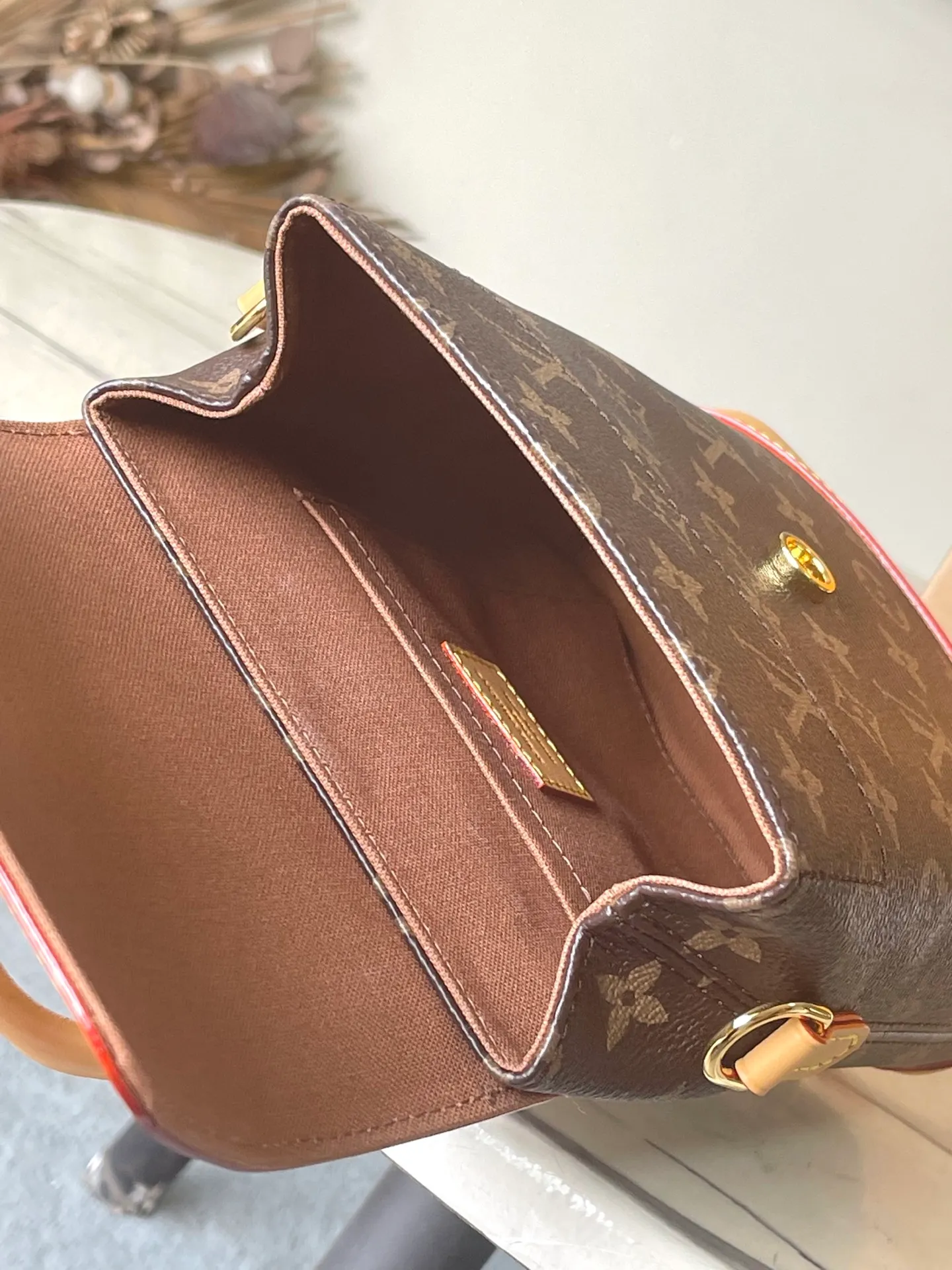 💰1160 (top layer leather) top original M14651 163c chip [SOHO mini backpack] Material: A-grade all-steel hardware, imported original fabric Size: 17*23*8CM