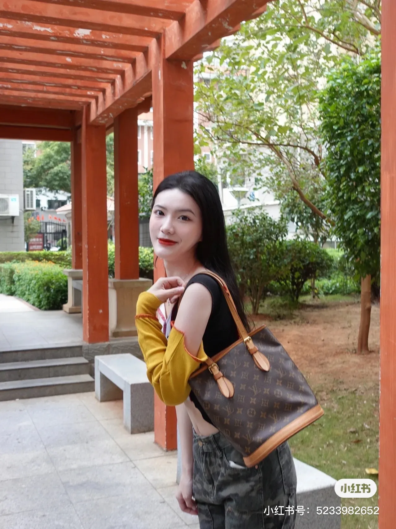 Batch 320💰Changing yellow leather🔥Original goods, high-end quality, full of praise from word-of-mouth. Mother-to-bag bag, very practical. Louis Vuitton has the same lining inside, and the original order is made. Louis Vuitton LV new women's shoulder bag barrel bag M42238. Size 23*26*16cm💪💪💪