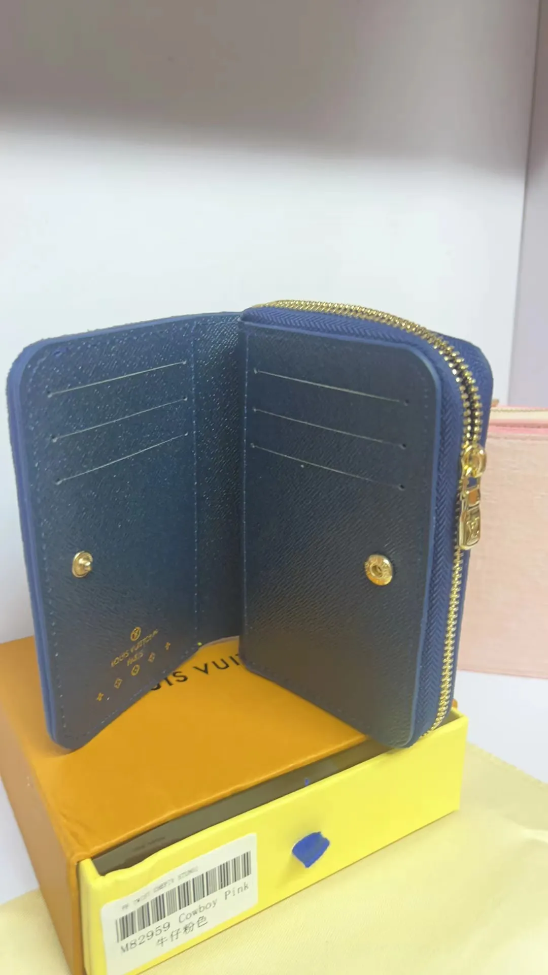 P150💰M83689 83160 This Cléa wallet is made of Monogram Empreinte soft grained cowhide, embellished with Louis Vuitton's iconic Monogram embossed pattern. It has a stylish design, is exquisite and compact but has a spacious capacity. It is equipped with an external patch pocket, zipper coin pocket, banknote compartment and six credit card slots.