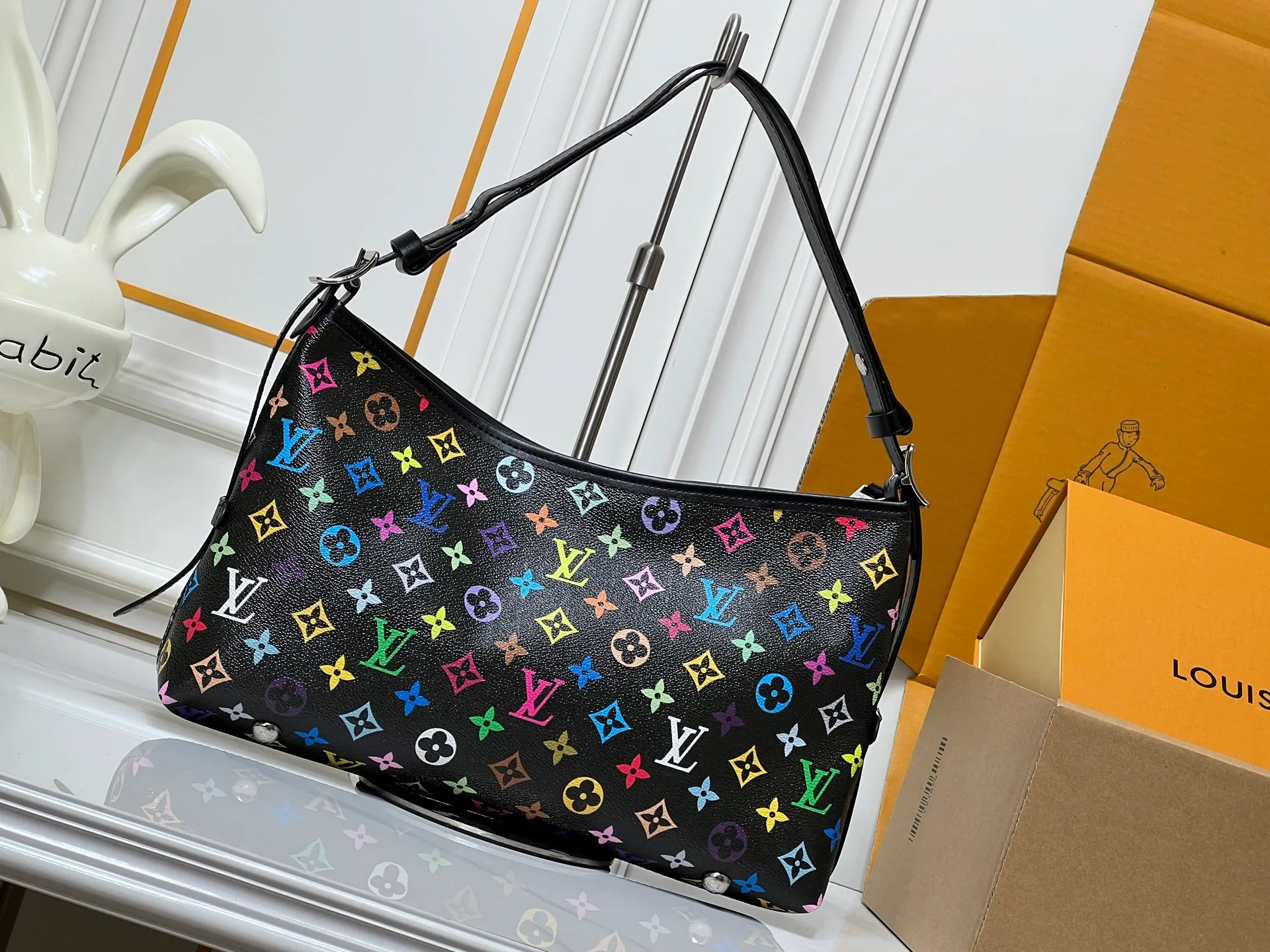 Batch 240💰Upgraded from the original M46203 M27578 CarryAll medium handbag, with Monogram canvas and leather trim to create a body-fitting design. There's a zipped pocket inside the ample space, and a detachable zipped clutch adds a functional element, with a buckle-adjustable handle. Small size: 32x 22x 10 cm,