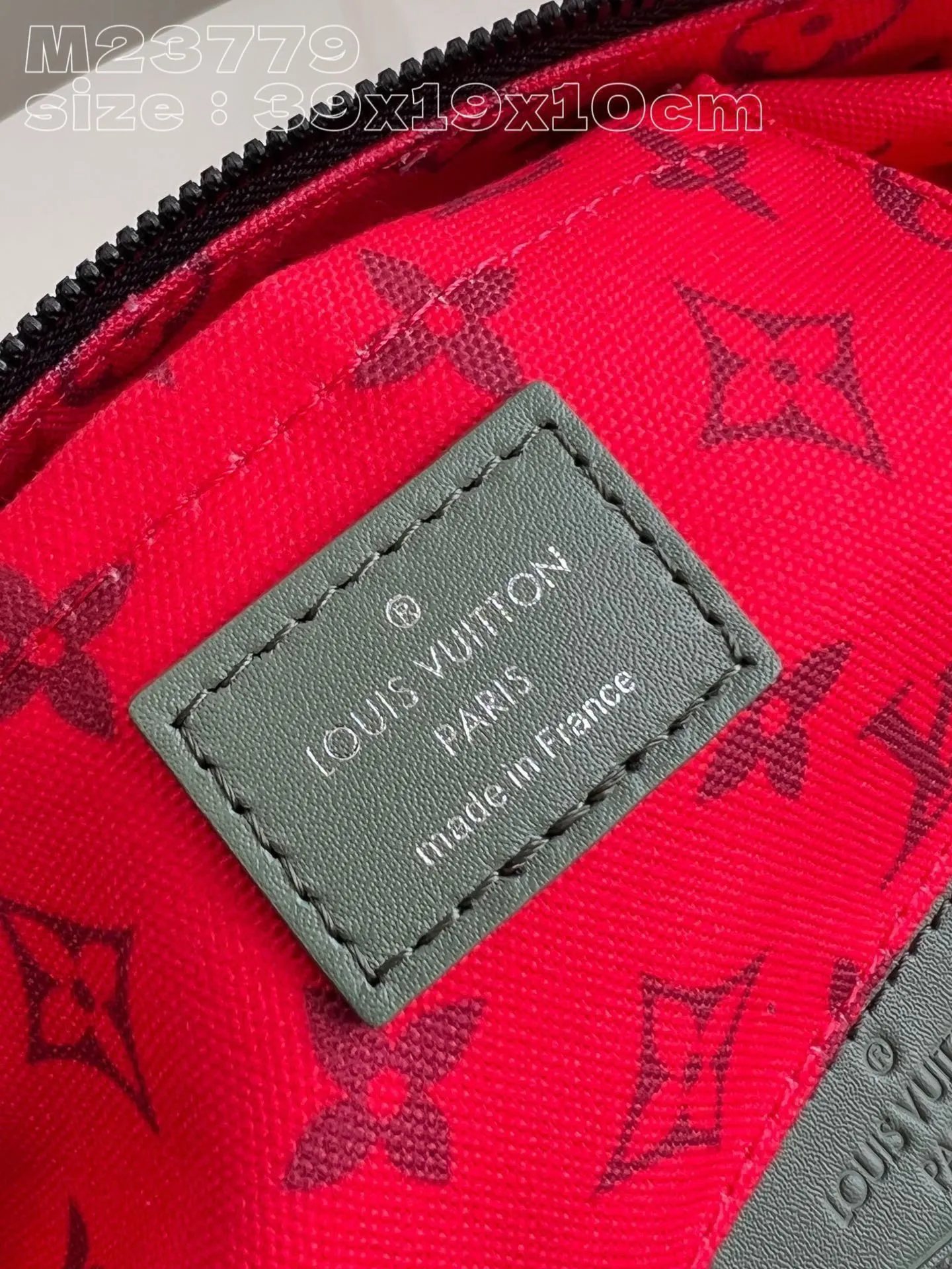 💰920 Top original order [Exclusive real shot m23779 green] This hamac handbag is made of monogram canvas to create a comfortable carrying bag. The large main compartment has a secure zipper and an interior patch pocket for storing small items. With the clever use of the adjustable shoulder strap, you can wear it cross-body, on the shoulder, or worn around the waist. 39 x 19 x 10 cm (length x height x width) ss