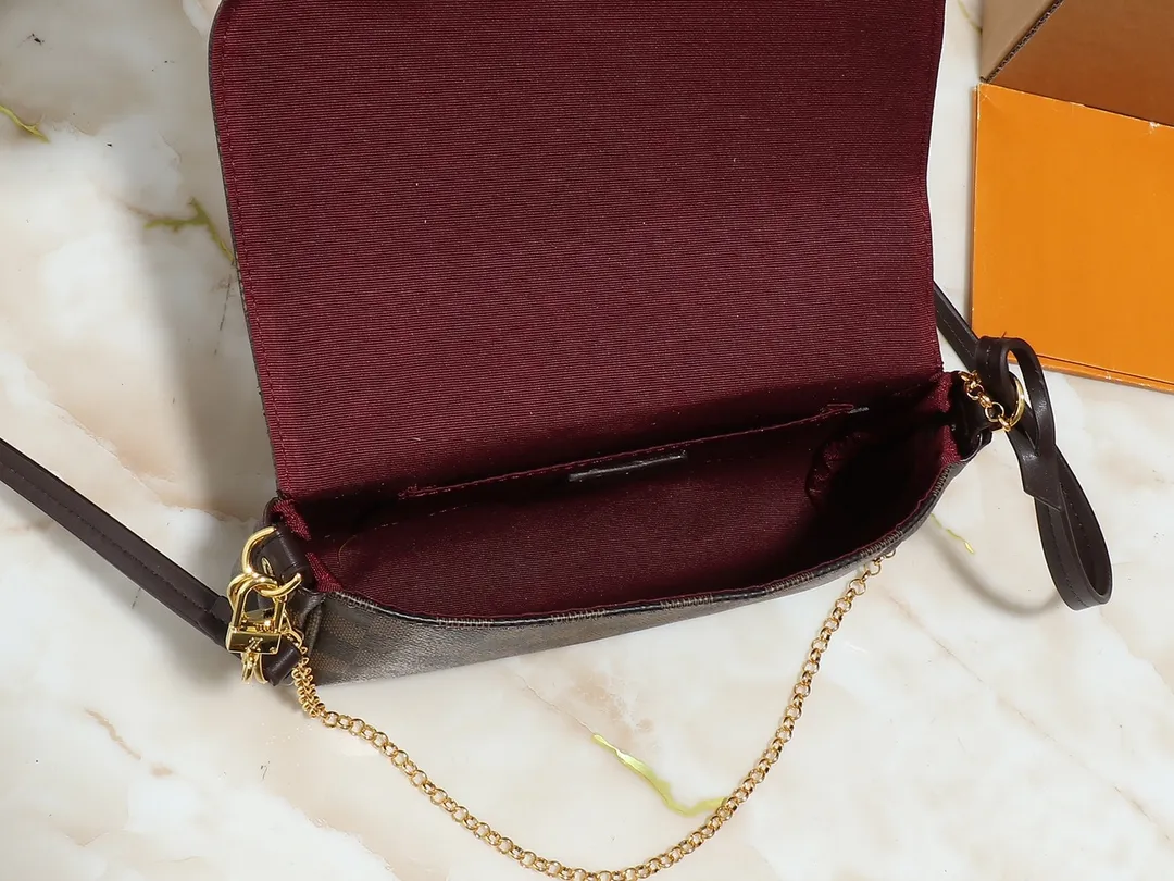 💰160💰Upgraded original M40717 presbyopic N41277 white check N41276 brown check This is a small and lightweight handbag made of Monogram canvas. It is a classic style that you can carry on any occasion. The magnet adsorption buckle is more convenient to use. Dimensions: 24.0 x 14.0 x 5.0 cm (length x height x width)