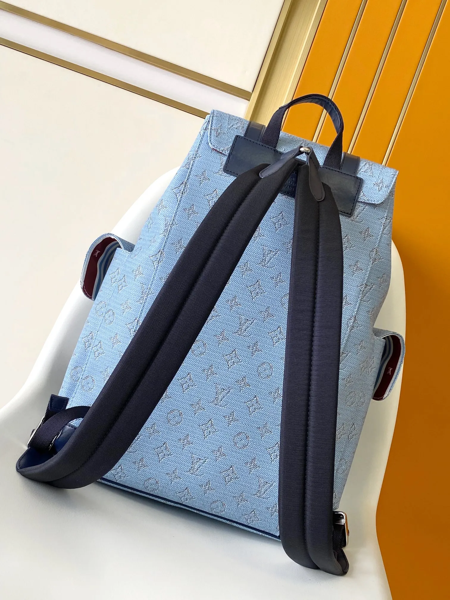 💰1220 Top original single 163c01 chip] M14676 Blue N00163 Top original single N40769 M43735 Presbyopic N41379 Black grid M45419 Black and gray multifunctional Christopher small backpack uses Monogram canvas to interpret the rugged and simple spirit of a hiking bag. Its unique style is suitable for both work and entertainment, highlighting a high-quality lifestyle. 41 x 47 x 13 cm (length x height x width)