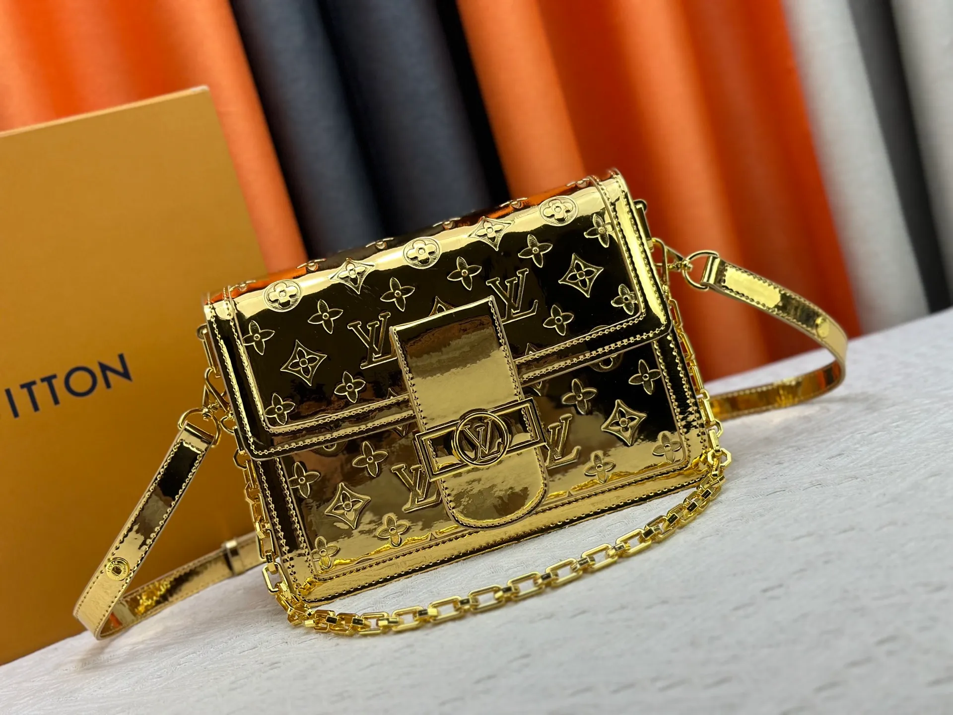 P380 Daphne Gold Silver 💥Louis Vuitton 2025 Early Spring Messenger Bag M43599/44391/44580 color matching latest version shipped Métis The compact shape of the handbag exudes elegance. Presbyopia and cowhide, made of soft Monogram canvas, compact in size and equipped with multiple practical pockets and compartments. Size:25x19x9cm
