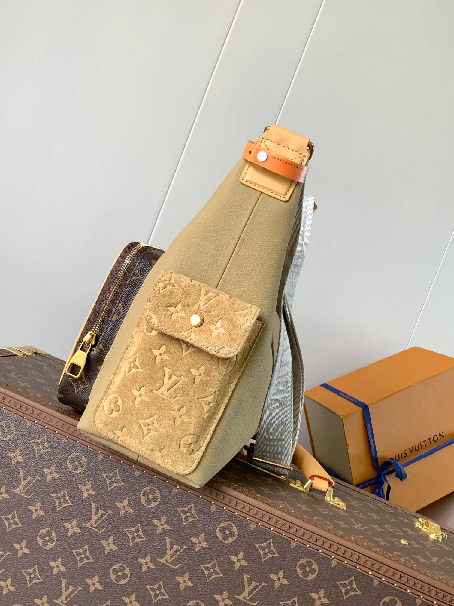 💰1680 (top layer leather) top original order M12697, full pickup top original order, transcoding chip, presbyopia bag, flower materials Classic canvas with wide shoulder straps, double pockets with magnetic buckles on both sides, presbyopic double pocket fabric with adjustable wide shoulder straps, injecting practical functions into the avant-garde design. The single-shoulder crossbody bag has always been a favorite of LV khaki with presbyopic classic vintage enthusiasts. It looks good on both men and women. Dimensions: length, height and width 30×31×10.8