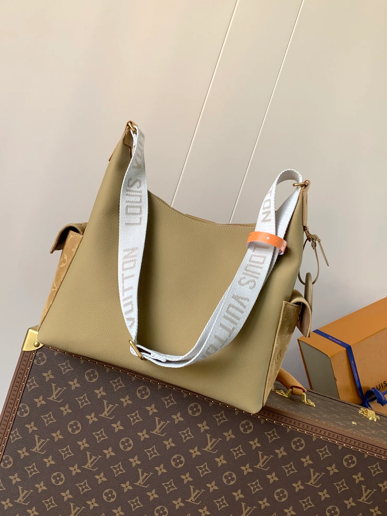 💰1680 (top layer leather) top original order M12697, full pickup top original order, transcoding chip, presbyopia bag, flower materials Classic canvas with wide shoulder straps, double pockets with magnetic buckles on both sides, presbyopic double pocket fabric with adjustable wide shoulder straps, injecting practical functions into the avant-garde design. The single-shoulder crossbody bag has always been a favorite of LV khaki with presbyopic classic vintage enthusiasts. It looks good on both men and women. Dimensions: length, height and width 30×31×10.8
