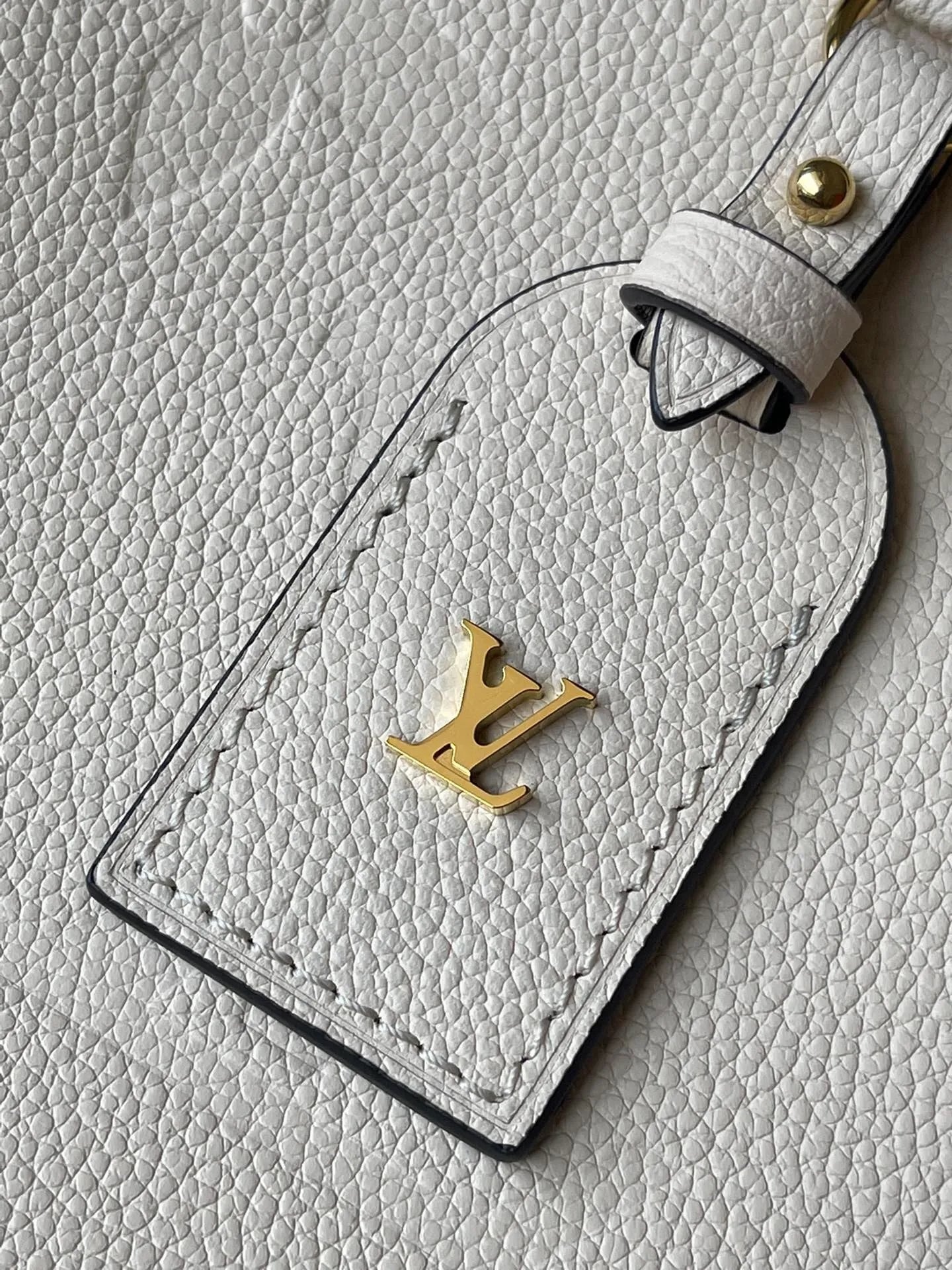 💰1180 (top layer leather) top original order M46293. Support counter inspection. Photos taken of duty-free goods are consistent with the product without unpacking. This product is an exclusive duty-free product in the market and is the highest-end product. Inspection is supported. This product has passed strict inspection and is flawless. Please wear gloves when touching the product. This product is not returnable or exchangeable. Please confirm the product first and then remove the label on the handle. This product is temporarily not open to the public, only regular customers, and is in short supply. Dimensions: 24 x 29.5 x 12 cm