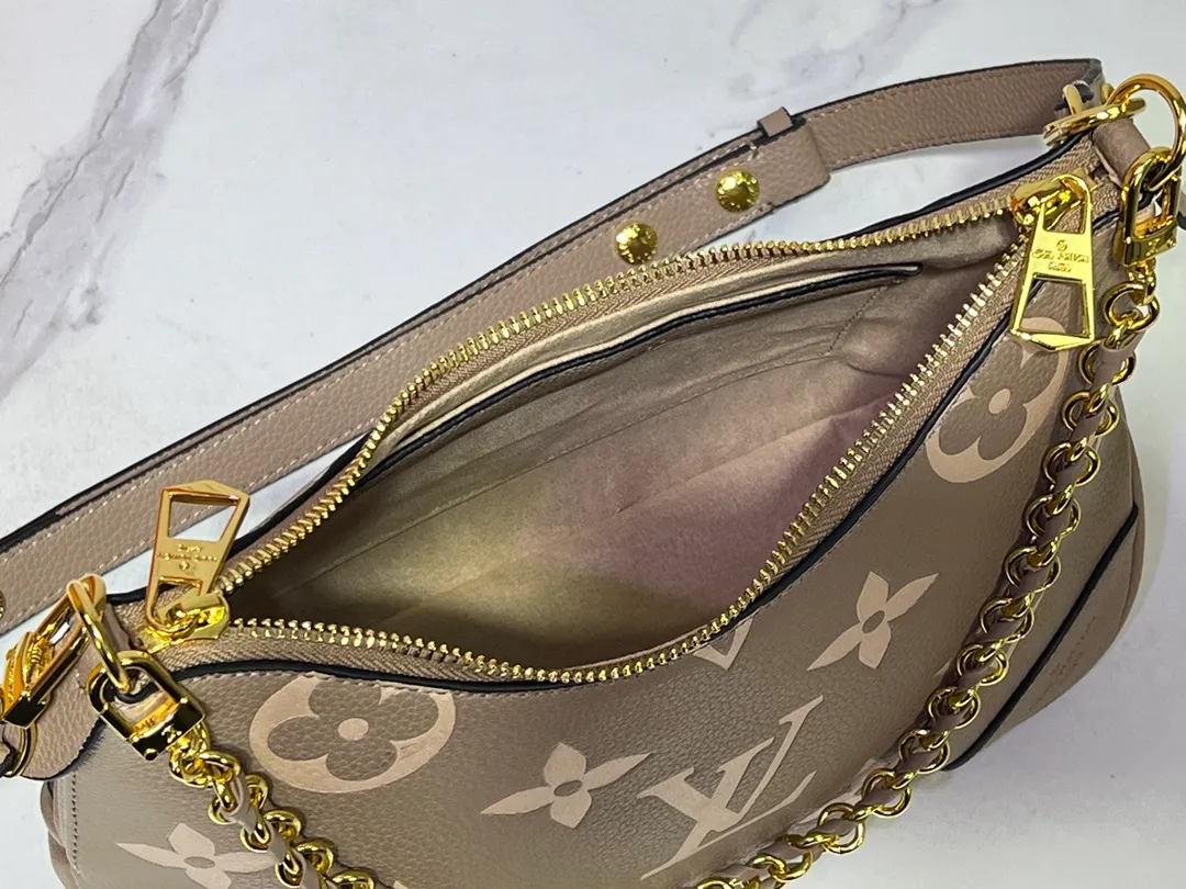 Batch 260💰Upgraded original M13224 M12930 M45832 M45831 Chain bag croissant series KOREA PRE-LAUNCH handbag This season's Boulogne bag uses Monogram Amprent leather material to reinterpret a symbolic design that can be used in multiple ways. Like existing designs made of canvas, various styles of items can be produced. Internal flat pocket that can store large-sized smartphones. A new version with a braided chain woven with gold hardware that creates a high-class and strong atmosphere. 16 x 9.5 x 29 cm.