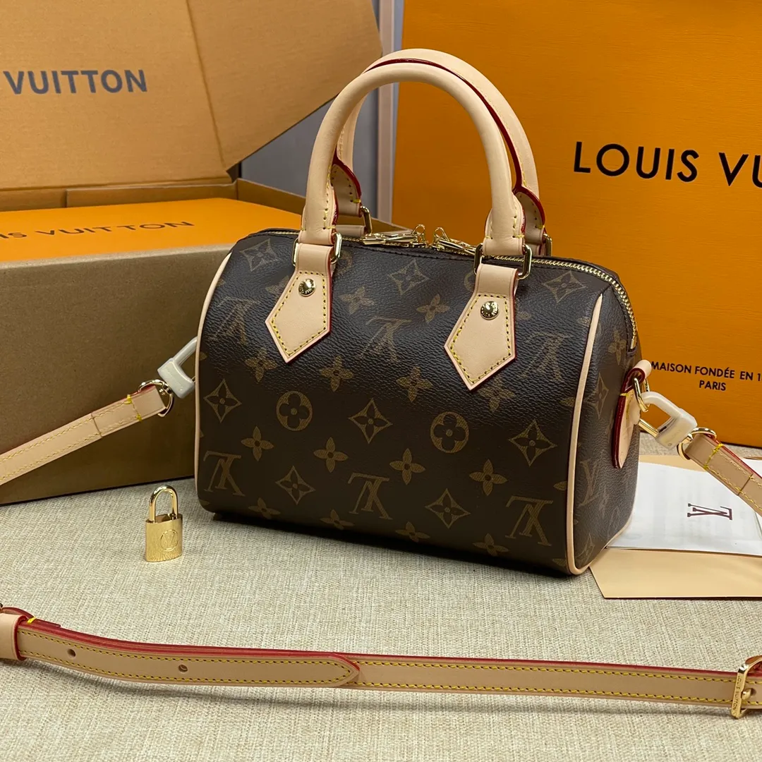 [Upgraded version] P540💰Upgraded version New pillow bag M46234❣️Comes with complete packaging❣️With new version of adjustable leather shoulder strap Speedy 20 handbag💖The strap is even more fashionable! Dimensions 20.5x 13.5x 12cm