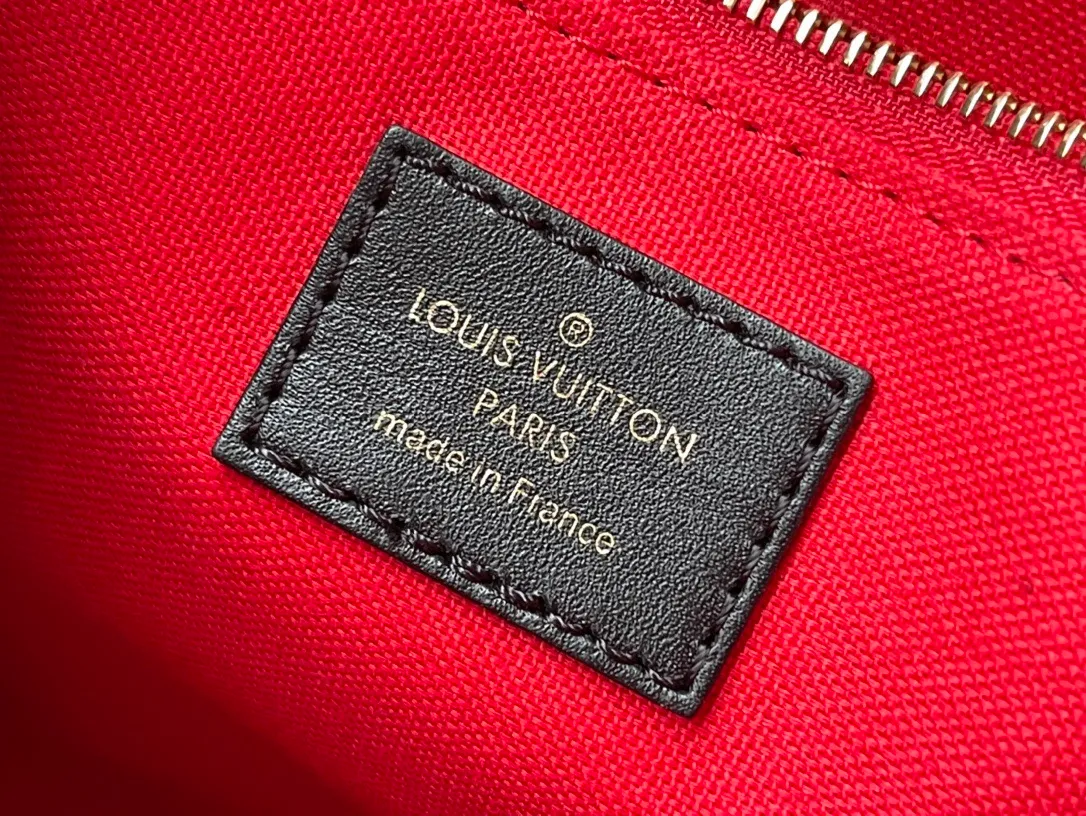 💰840 Top original order M46373 supports counter inspection. The photo taken of duty-free goods is consistent with the product and has not been unpacked. This product is an exclusive duty-free product in the market and is the highest-end product. Inspection is supported. This product has passed strict inspection and is flawless. Please wear gloves when touching the product. This product is not returnable or exchangeable. Please confirm the product first and then remove the label on the handle. This product is temporarily not open to the public, only regular customers, and is in short supply. Dimensions: 25 x 19 x 11.5 cm