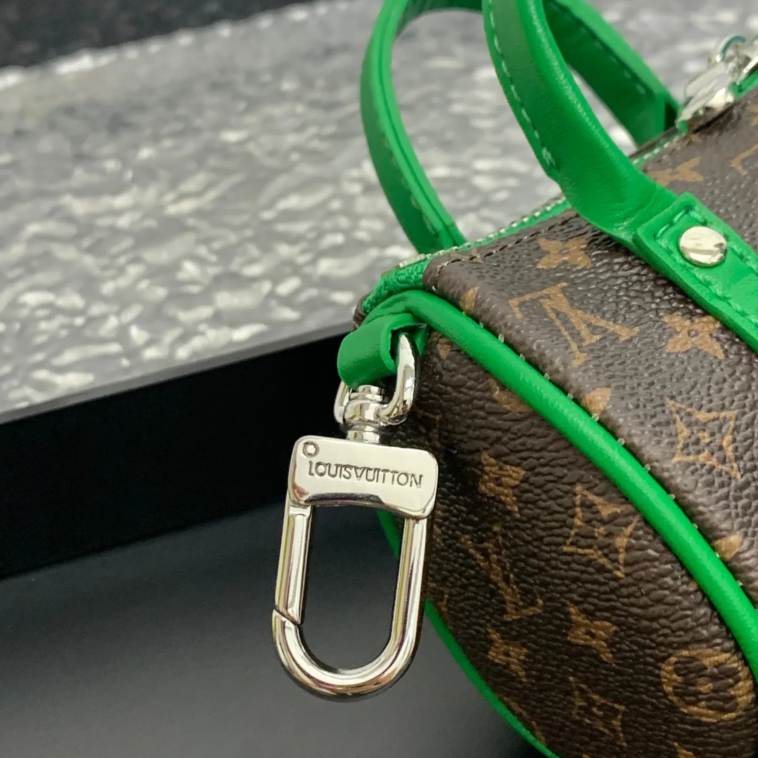 💰200 shipped😍 MINI KEEPALL bag charm and keychain ☀️Louis Vuitton Louis Vuitton lv mini pillow bag pendant ☀️This Mini Keepall bag charm and keychain condenses the classic handbag configuration, boldly showing the spirit of adventure. Monogram canvas with LV inscribed hook buckle, whether hung on a belt or handbag, its zipper closure and built-in keychain ensure secure storage