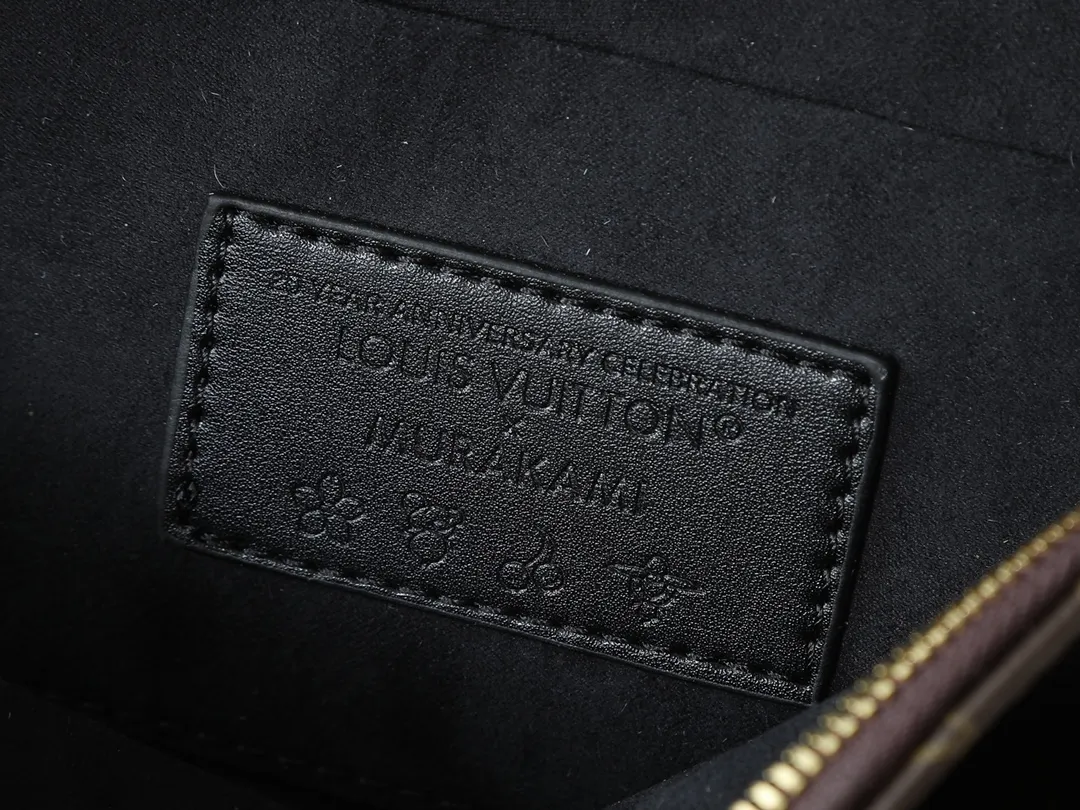 💰300💰Upgraded from the original M53151 M53152 N41221 Presbyopic black leather This is one of Louis Vuitton's iconic handbags with the crispest design structure. Its prototype is a piece designed by Gaston Vuitton and named after the Alma Bridge, which connects two adjacent fashionable districts in Paris. Signature Monogram canvas gives it a classic feel. Dimensions: 25 x 19 x 12 (length x height x width)
