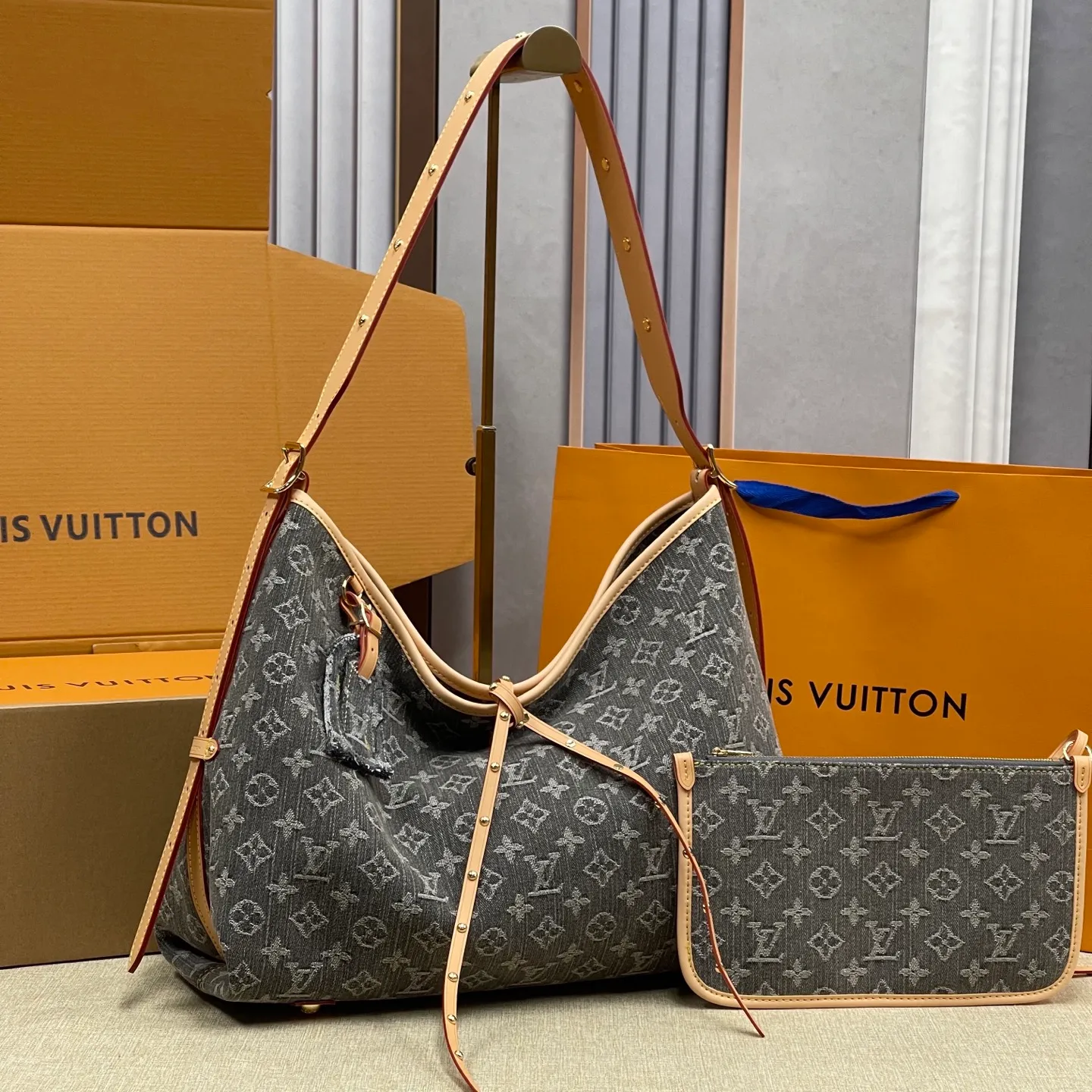 [Upgraded version] P640¥🐶Upgraded version. High quality. Denim denim·Model M13289🐶With complete packaging🎁Denim denim series CARRYALL medium handbag. The handbag is made of Monogram canvas and leather trim, making it a personal companion for urban life. The generous construction has a neat interior and a large interior pocket adds a functional element. Monogram canvas zippered clutch secured with leather strap. Size: 39*30*15cm