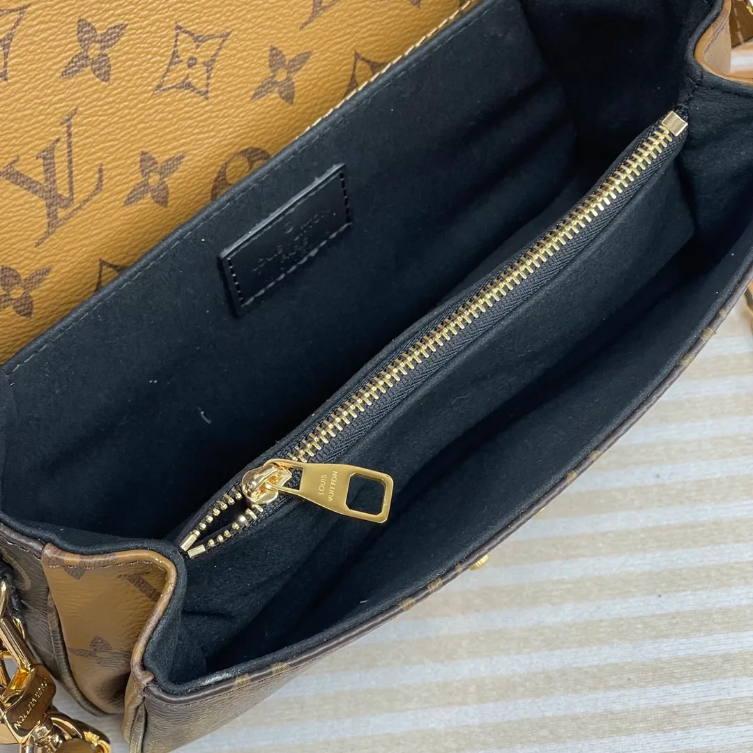[Upgraded version] P660🐶Upgraded version. High quality. Semi-steel hardware. Comes with complete packaging ❣️M46279🐶POCHETTE MÉTIS EAST WEST handbag Pochette Métis East West handbag is made of Monogram canvas, cow leather trim and S-lock lock. While continuing the classic elements, it also has modern details such as a short chain on the shoulder. Generously constructed with compartments, zippered interior and exterior pockets to easily store your iPhone 13. Dimensions: 21.5 x 13.5 x 6 cm