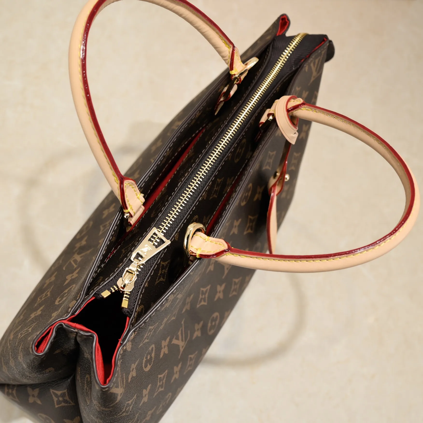 Batch 380💰Large size 2021 new LV New Grand palais mm🎉🎉🎉LV Louis Vuitton double-sided yellow leather presbyopia trendy fashion shoulder bag, N45811. Size: 34-15-24cm