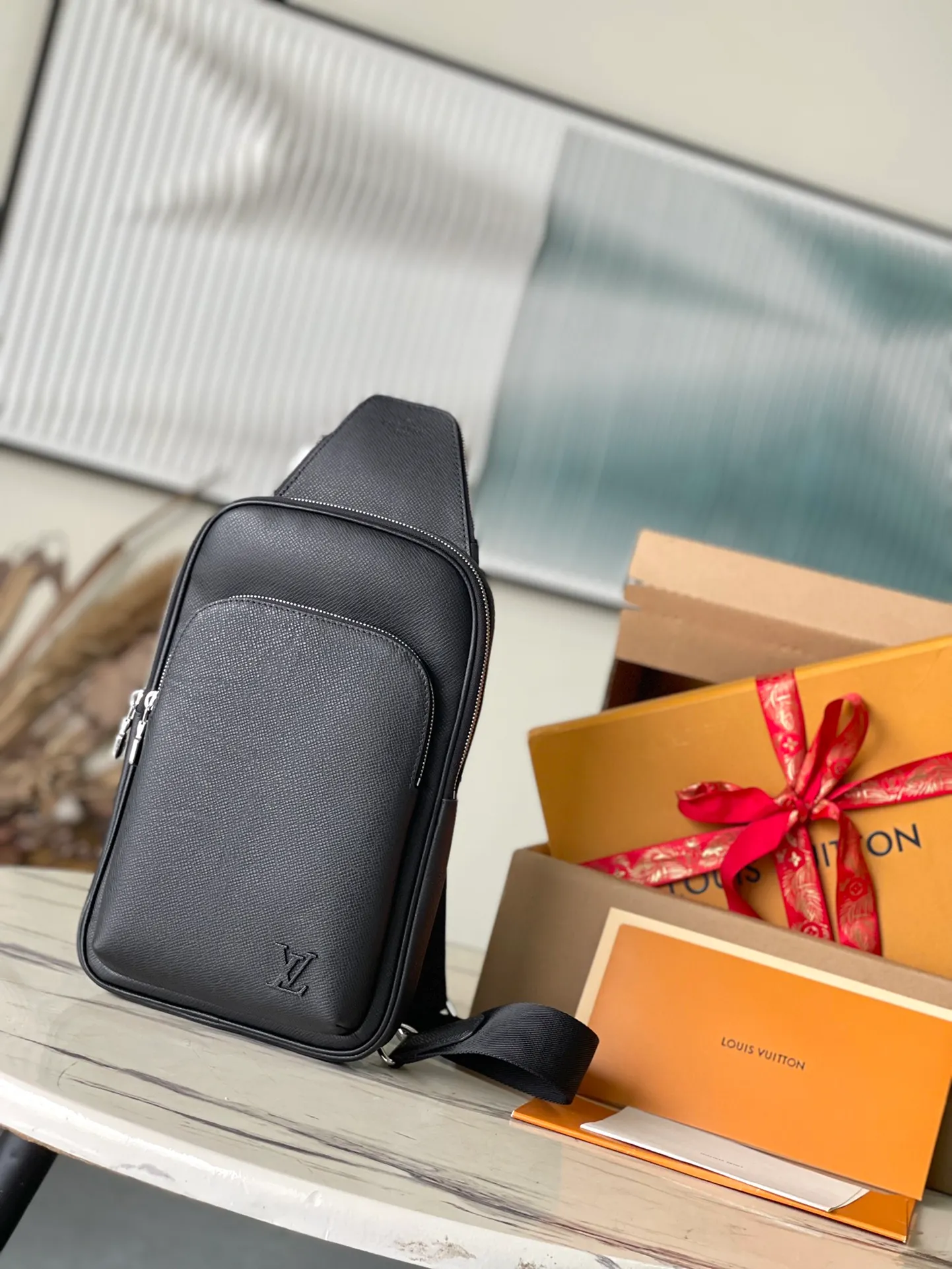 💰1020 (top layer leather) top original order M30863 supports counter inspection. The photo taken of duty-free goods is consistent with the product without opening the packaging. This product is an exclusive duty-free product in the market and is the highest-end product. Inspection is supported. This product has passed strict inspection and is flawless. Please wear gloves when touching the product. This product is not returnable or exchangeable. Please confirm the product first and then remove the label on the handle. This product is temporarily not open to the public, only regular customers, and is in short supply. Dimensions: 20 x 31 x 7 cm