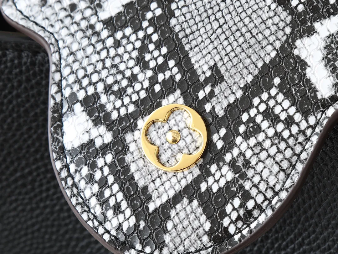 💰340💰Guangzhou goods Upgraded original M80071 M80041 M81410 M81258 M98477 This Capucines handbag displays the subtle sheen of the delicate Taurillon leather and python leather handles, embellished with iconic letters. The detachable wide shoulder strap allows the compact size to be worn on the shoulder or cross-body. Dimensions: 27.0 x 17.3 x 9.0 cm