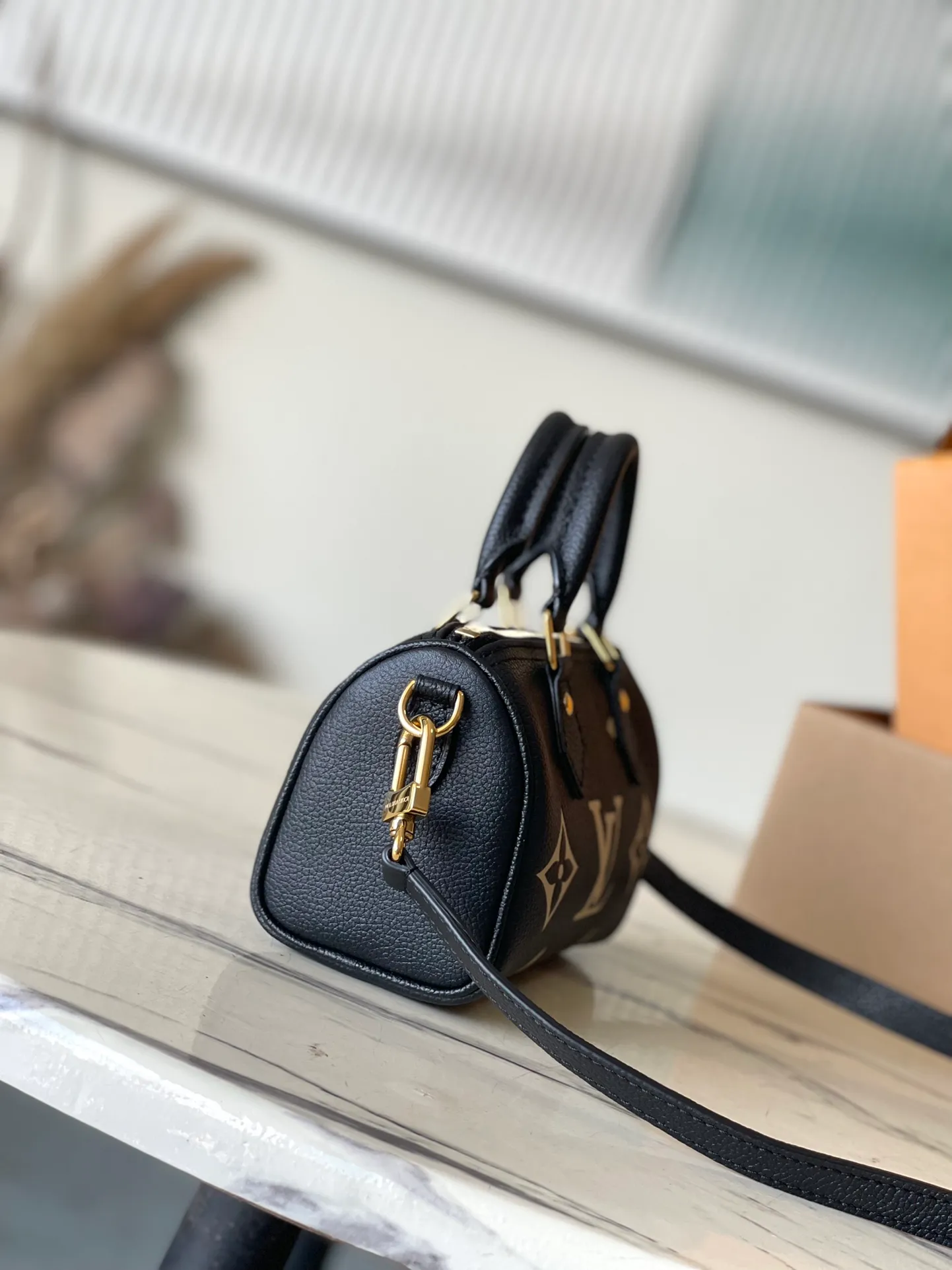 💰880 (top layer leather) top original order M81456 This product is the exclusive duty-free product in the market and is the highest-end product. It supports inspection. This product has passed strict inspection and is flawless. Please wear gloves when touching the product. This product is not returnable. Please confirm the product first and then remove the label on the handle. This product is temporarily not open to the public, only for regular customers, and is in short supply. Dimensions: 16 x 10 x 7.5 cm