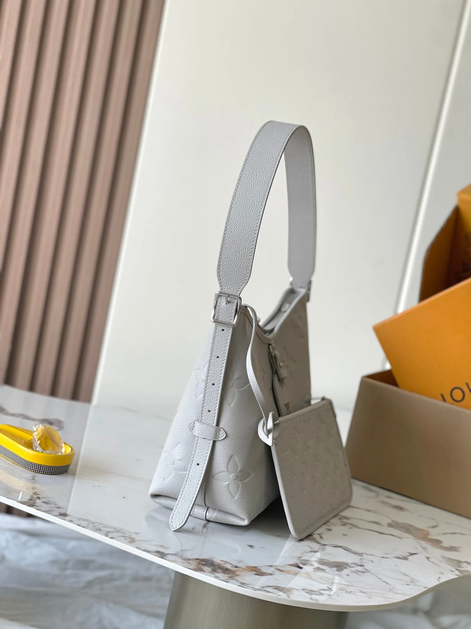 💰1080 (top-grain leather) top-quality original order This CarryAll small handbag Model: M12917 taro milk color 163C chip version Material: A-grade all-steel hardware, imported original cowhide Size: 29 x 24 x 12 cm