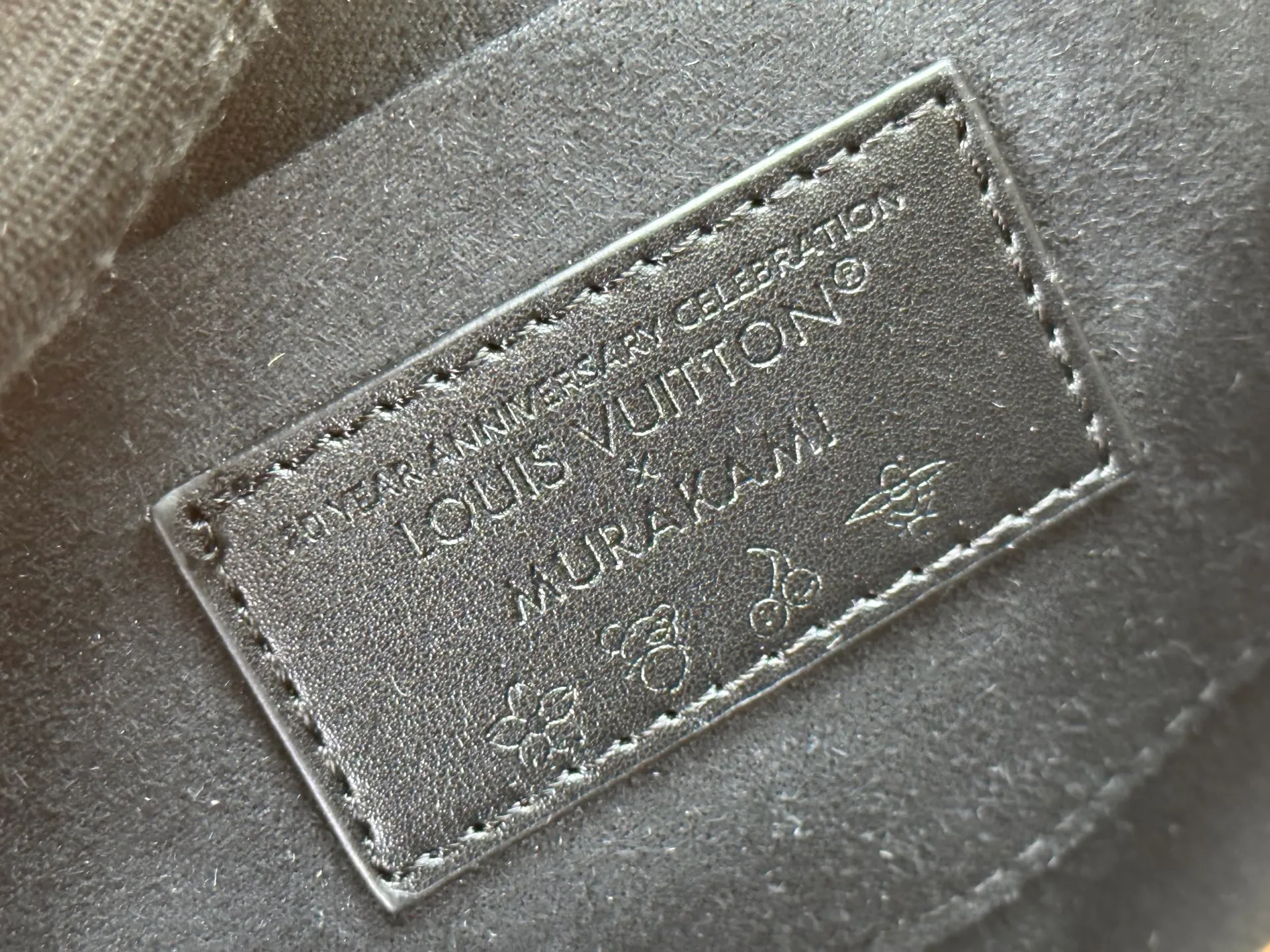 P280 upgraded original M53153 M53152 Louis Vuitton's iconic handbag, one of the most structured and structured. Its prototype is a piece designed by Gaston Vuitton and named after the Alma Bridge, which connects two adjacent fashionable districts in Paris. Signature Monogram canvas gives it a classic feel. Dimensions: 25 x 19 x 12 (length x height x width)