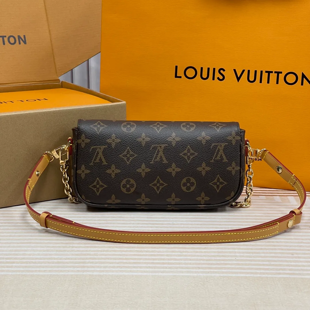 [Upgraded version] P540🐶Upgraded version. High quality. Semi-steel hardware❣️M81911🐶 Comes with complete packaging. Wallet On Chain Ivy handbag is made of Monogram canvas, inspired by the Sac Recoleta handbag of the 2000s. The card compartment and zippered inner pocket can accommodate daily needs, and the chain and adjustable leather shoulder strap are detachable, allowing for long and short shoulder and cross-body wear options. Dimensions: 23.5 x 12 x 4.3 cm