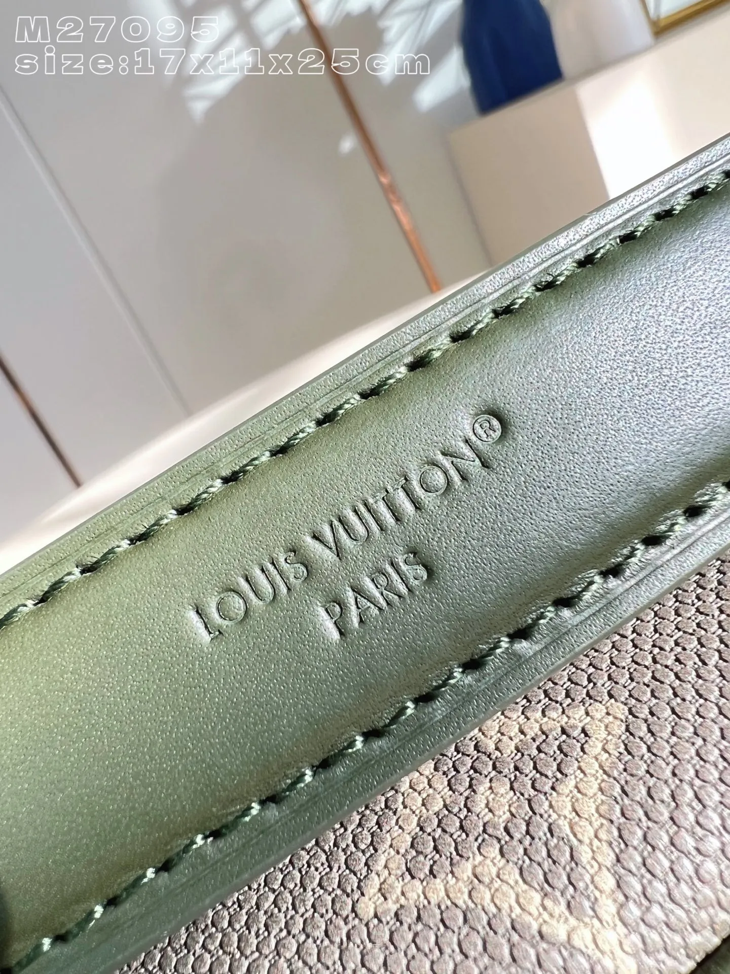 💰940 top original order [Exclusive real shot M27095] This Nil crossbody bag is made of Monogram Heritage canvas to create a retro shape, with a main compartment, inner patch pocket and zipper front pocket. The top leather handle and shoulder strap are detachable, providing a variety of carrying options. Front pocket Marque L.Vuitton Déposée print 17.5 x 11 x 25 cm (H x W x L) E