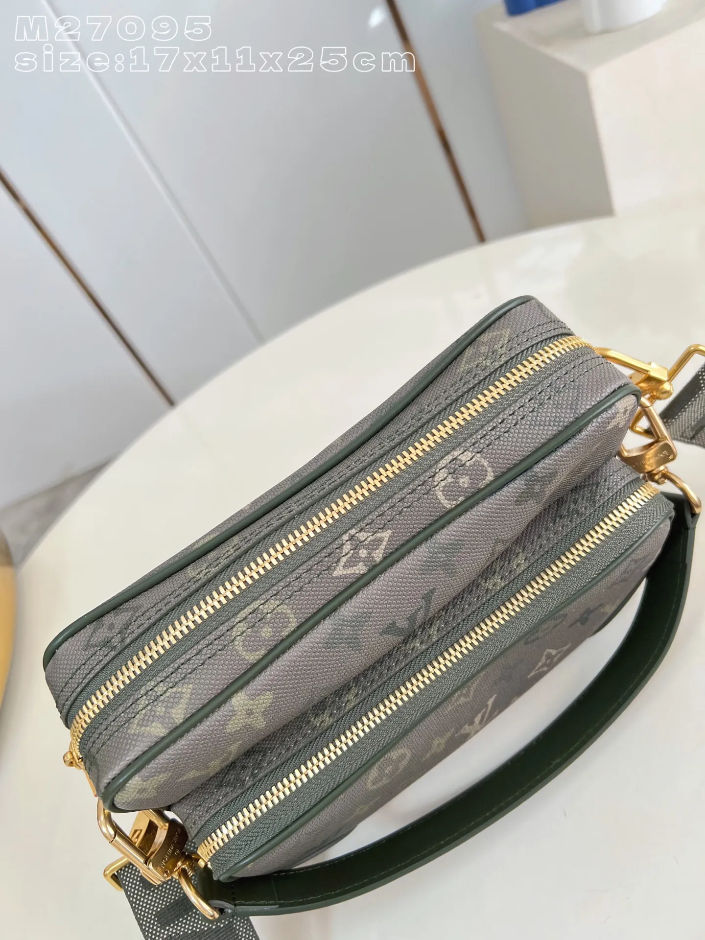 💰940 top original order [Exclusive real shot M27095] This Nil crossbody bag is made of Monogram Heritage canvas to create a retro shape, with a main compartment, inner patch pocket and zipper front pocket. The top leather handle and shoulder strap are detachable, providing a variety of carrying options. Front pocket Marque L.Vuitton Déposée print 17.5 x 11 x 25 cm (H x W x L) E