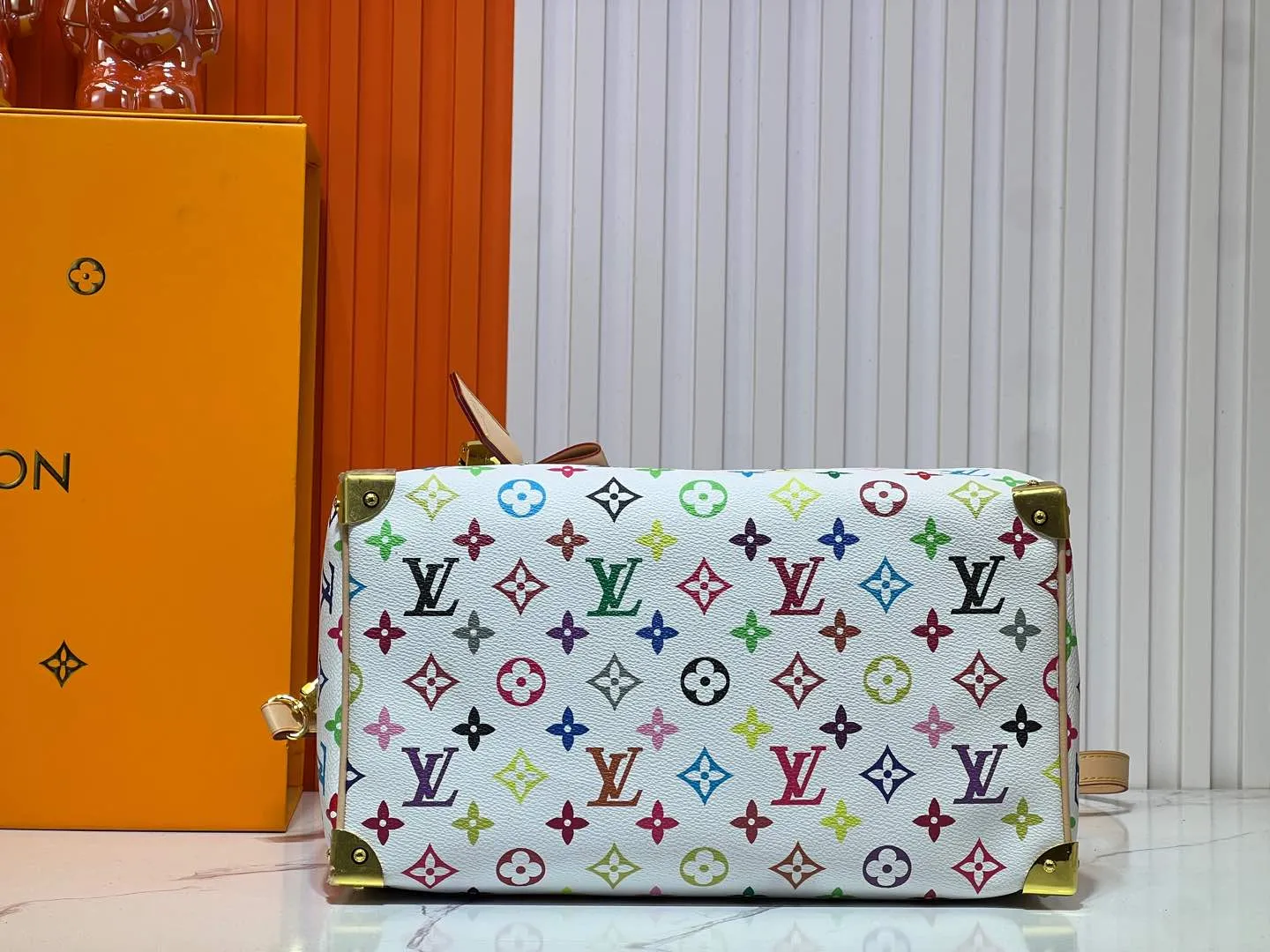 Batch 300💰Upgraded original M13805 M13257 M40391 lv Murakami Takashi co-branded NANOSPEEDY handbag This Nano Speedy handbag combines Monogram canvas and cow leather trim printing, with 33 colorful colors to interpret white tricolor and black tricolor. It has been launched in twelve sections and is very popular around the world and is loved by celebrities and celebrities. 30.0 x 21.0 x 17.0 cm