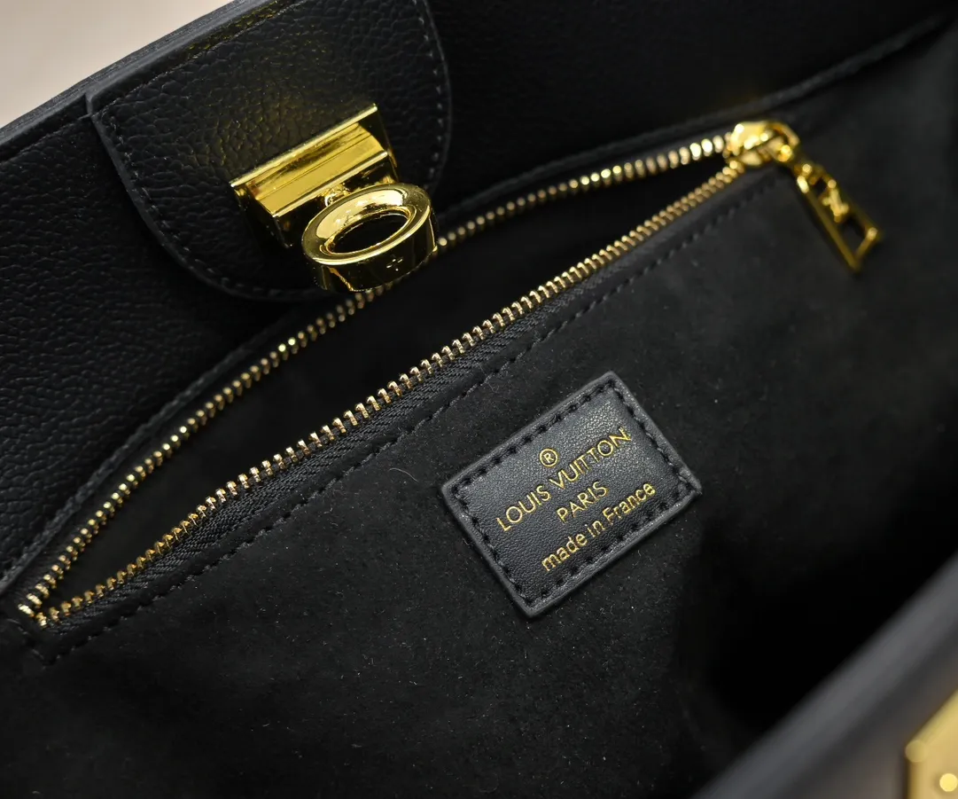 💰400💰Perforated Black Upgraded Original [M53826 Black Embroidery M53825 Apricot Embroidery M53824 MM53823 Presbyopia with Black]🔥On My Side handbag shows the elegant fusion of calfskin and classic Monogram canvas. Contrasting canvas shapes the large outer pocket, creating a trompe l'oeil effect as if two handbags merge into one. Plenty of space can easily accommodate office needs, and the adjustable shoulder strap allows for a cross-body style. Dimensions: 30.5 x 24.5 x 14 cm (Length x Height x Width) - Calfskin and Monogram coated canvas - Cowhide leather trim - Microfiber lining - 2 top handles for hand or elbow carry - Adjustable shoulder strap for shoulder or cross-body wear - Lock closure - 2 outer pockets with magnetic closure - Zip pocket - 1 patch pocket