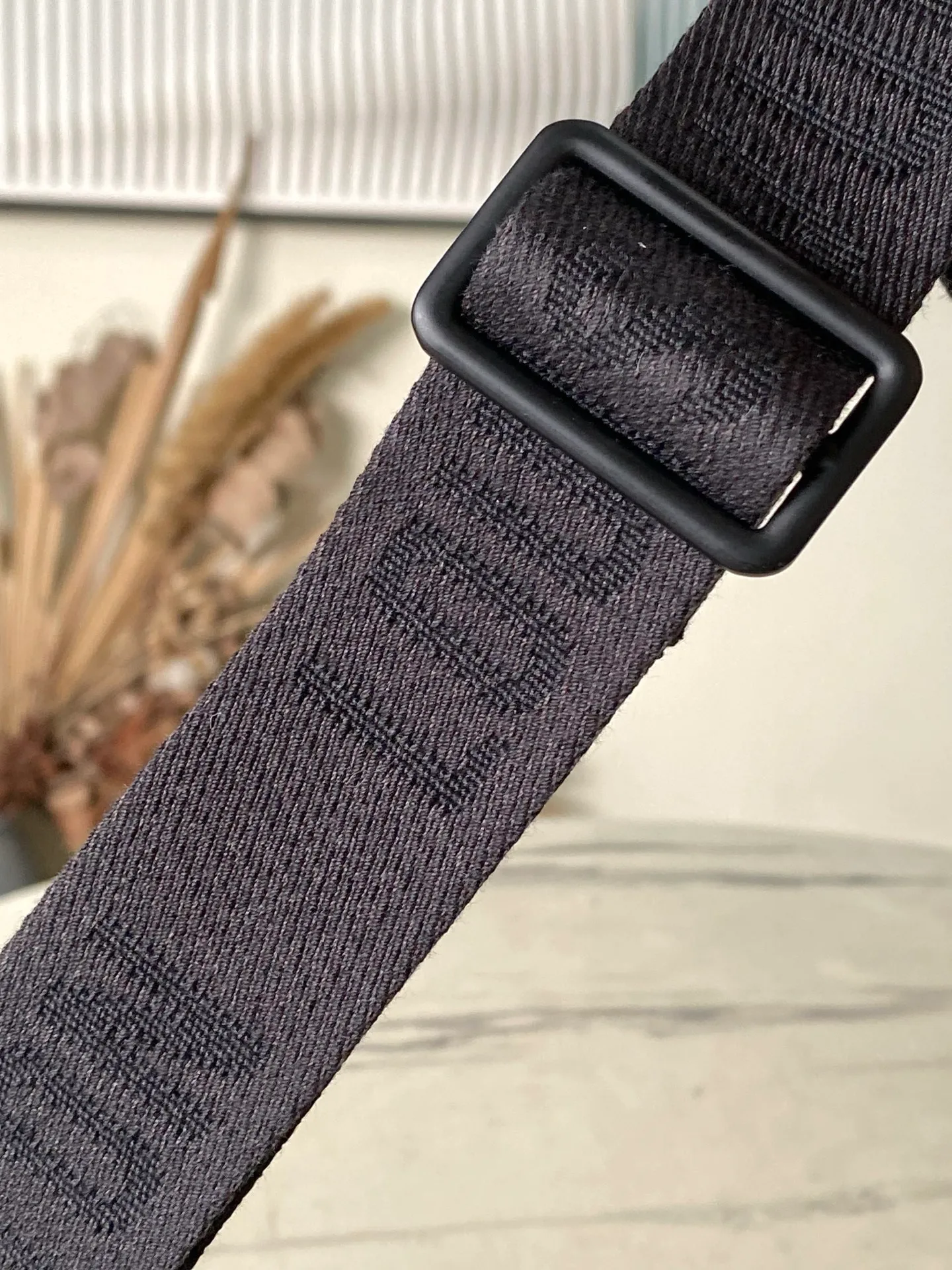 💰1020 Top original order M14920 This Rush waist bag is made of Damoflage Black canvas to present a modern and trendy configuration, and the pixelated Damier pattern is laid out on it to create a camouflage effect. Adjustable shoulder strap allows for comfortable waist, shoulder or cross-body wear. Dimensions: 30 × 15 × 8 cm