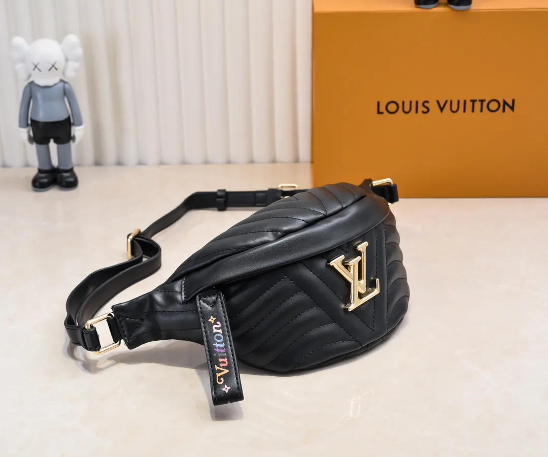 Exclusive real-shot embroidered pattern - batch 280 high-quality top-quality original M53750 NEW WAVE waist bag. The New Wave waist bag is covered in quilted calfskin in the summer of 2019. The retro golden LV letters are engraved on the front, looking back at the brand heritage; the zipper pulls are embellished with the colorful words "Vuitton", imagining the future style. The lightweight construction and adjustable strap make it comfortable to wear cross-body or tied around the waist. size 22.5x12x11cm