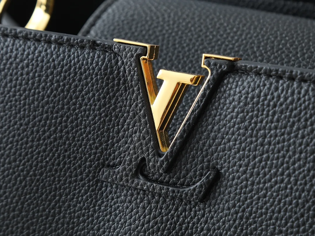 💰400💰Guangzhou goods Upgraded original M13027 M24879 M24620 M24607 This large Capucines Souple handbag relies on tanning technology to give the glossy grained cow leather a soft texture, interpreting an enlarged version of the brand's classic configuration. Plenty of space for daily commuting and weekend travel. Dimensions: 38.0 x 23.0 x 16.0 cm (length x height x width)