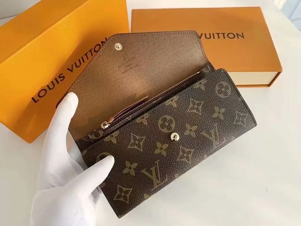 The P110Josephine Wallet is inspired by Louis Vuitton's first wallet. It is made of soft Monogram canvas and lined with brightly colored lining, giving the brand's classic design a unique and stylish beauty. The long, flat shape makes it easy to slip into any pocket or handbag. Model: M60708 Size: 19/10.