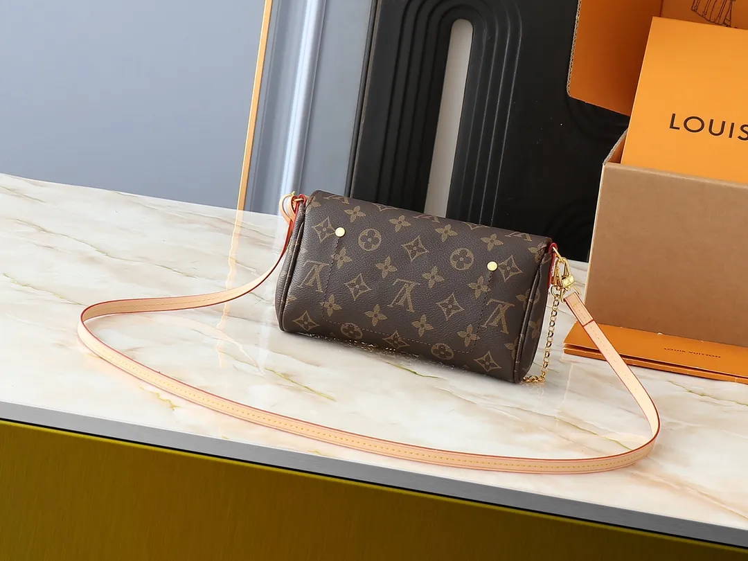 💰160💰Upgraded original M40717 presbyopic N41277 white check N41276 brown check This is a small and lightweight handbag made of Monogram canvas. It is a classic style that you can carry on any occasion. The magnet adsorption buckle is more convenient to use. Dimensions: 24.0 x 14.0 x 5.0 cm (length x height x width)