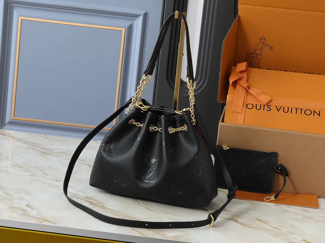 💰260💰Upgraded original version ✨M11283 M25453 M47209 M46545 M46492 This Summer Bundle handbag is from the Dégradé series. The new drawstring design adds a summer atmosphere. The Monogram Empreinte embossed leather bag features a gradient tone to brighten any seasonal look. The double handles and detachable cross-body strap provide a variety of stylish carrying options, making it a great companion for travel day and night. Detailed features: 28 x 20 x 11.5 (Length x Height x Width)