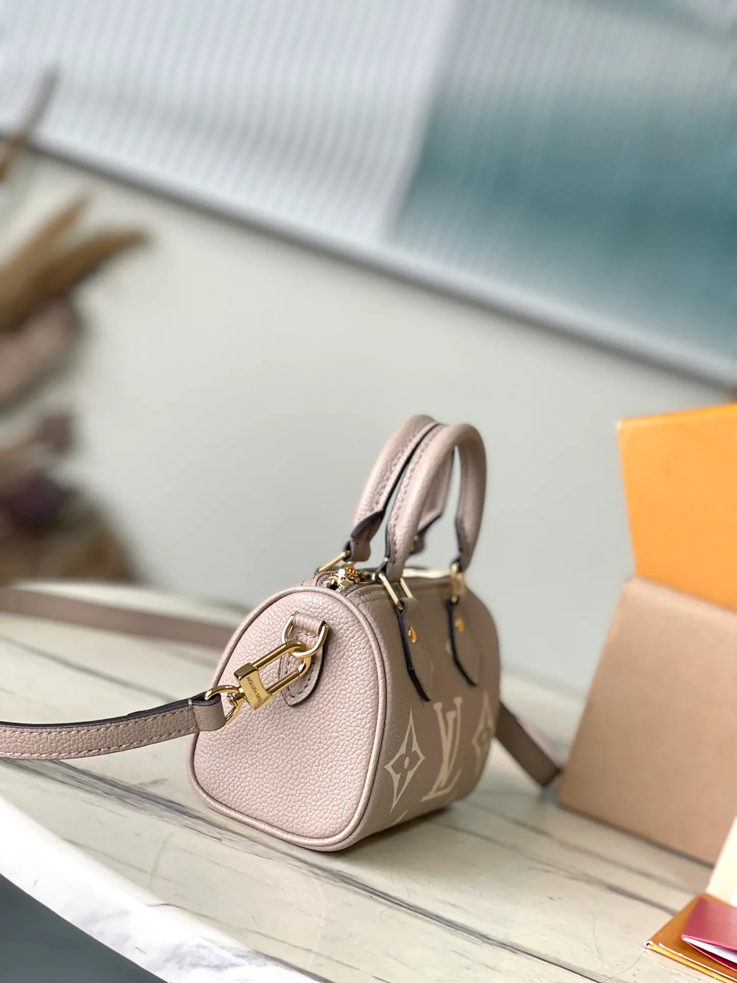 💰880 (top layer leather) top original order M82890 This product is the exclusive duty-free product in the market and is the highest-end product. It supports inspection. This product has passed strict inspection and is flawless. Please wear gloves when touching the product. This product is not returnable. Please confirm the product first and then remove the label on the handle. This product is temporarily not open to the public, only for regular customers, and is in short supply. Dimensions: 16 x 10 x 7.5 cm