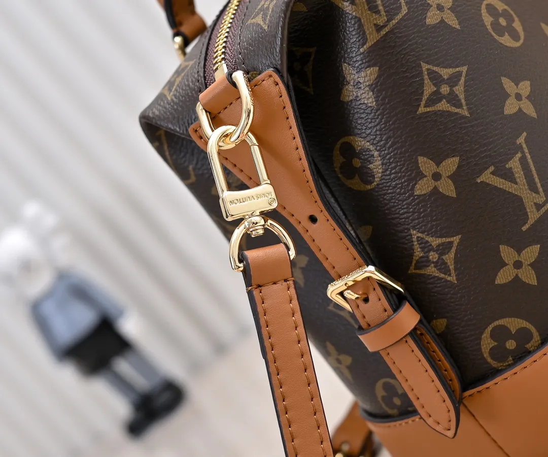P460 exclusive real shot - upgraded version ‼ ️LV presbyopic leather hand-held crossbody bag, model M68169, with long shoulder strap, 2025 new fashion women's bag shoulder bag presbyopic leather shoulder strap genuine leather handbag, large capacity [strong] size: 28x20x11.5