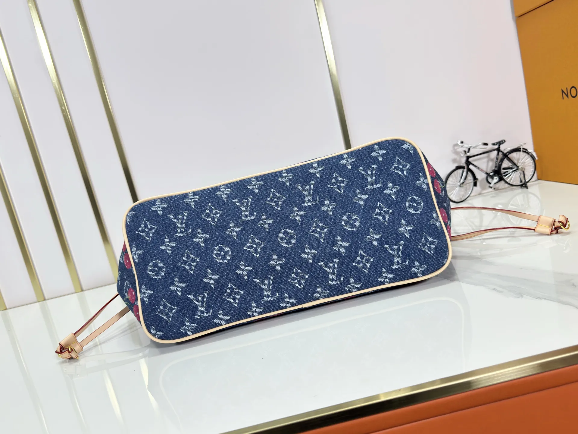 P280 M13192 M40995 M46865 Upgraded original embroidered jacquard cherry Lv co-branded cherry series🍒Neverfull classic denim denim shopping bag! Hardcore product! A classic that cannot be copied! The most classic and best-selling color! There is texture! Tasty! Everyone can feel it after getting it! Size: 32X15X28