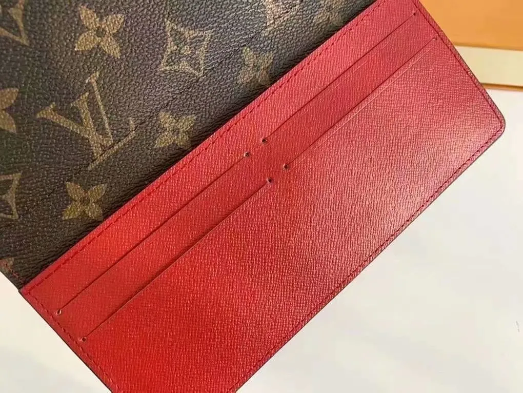 The P110Josephine Wallet is inspired by Louis Vuitton's first wallet. It is made of soft Monogram canvas and lined with brightly colored lining, giving the brand's classic design a unique and stylish beauty. The long, flat shape makes it easy to slip into any pocket or handbag. Model: M60708 Size: 19/10.