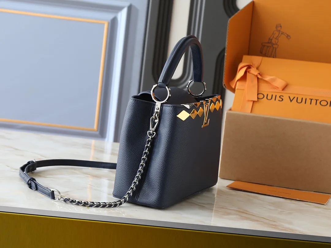 💰420💰Guangzhou goods Upgraded original M12135 M11964 M12751 This Capucines medium handbag draws inspiration from the brand’s classic hard suitcase, transforming the iconic Malletage element into a diamond-shaped metal decoration, which complements the Taurillon cow leather bag body. The pocket design makes it easy to store what you need on the go, and the detachable shoulder strap allows for a variety of carrying methods. Dimensions: 31.05 x 20.0 x 11.0 cm (length x height x width)