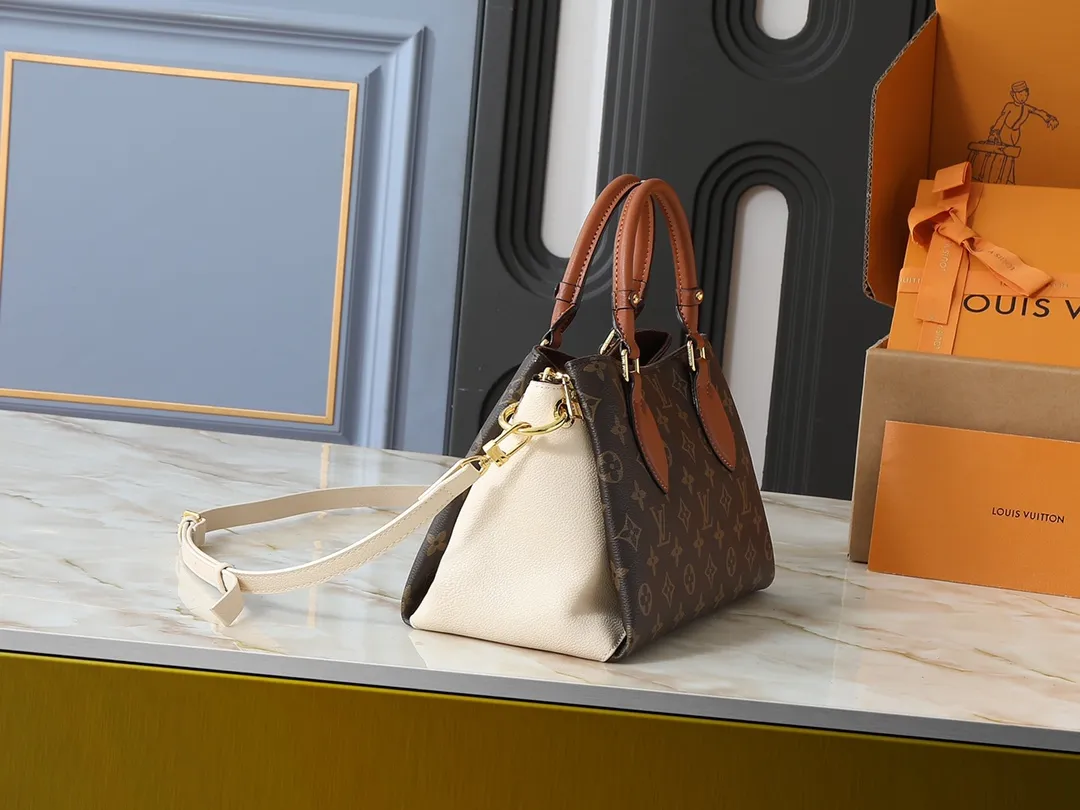 💰Large 150. Small 280💰Upgraded original M46508 M46507 black, off-white, latest model in 2025. This model is made of Monogram canvas with zipper design. The handbag is from the current season. It is made of cow leather to create a soft and ample storage space. It is equipped with leather handles, leather and detachable shoulder straps. It can be switched between handbag, elbow and crossbody. Length, height and width Large size: 36✘25✘15 Small size: 26✘20✘10