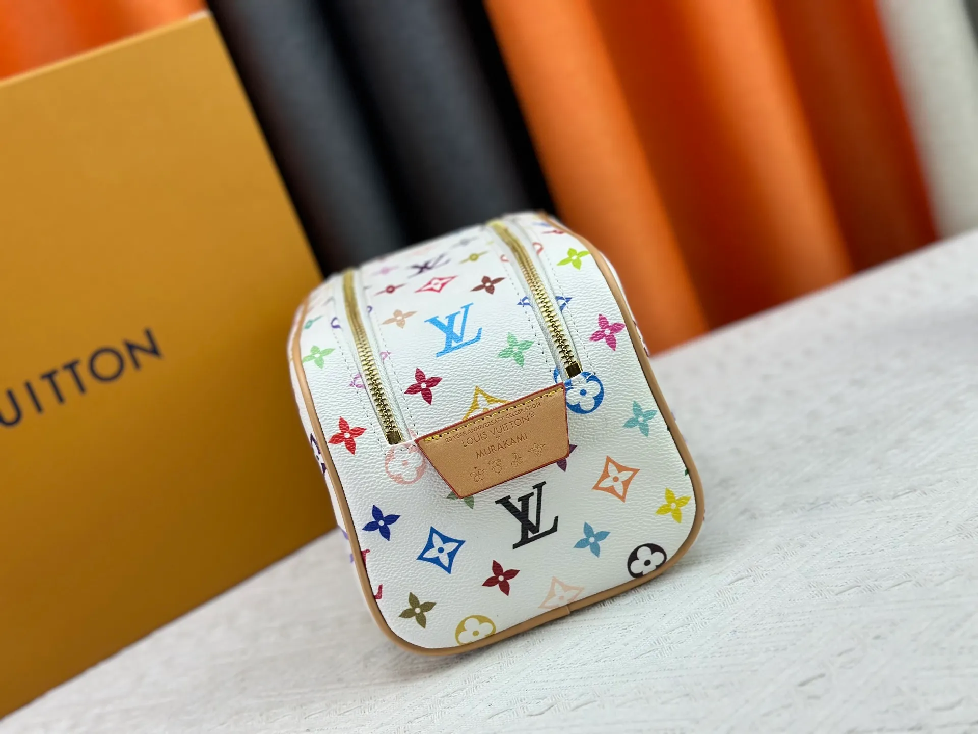 P240 Upgraded original 2-piece set Murakami Takahiro Tricolor M47528 M13669 This Dopp Kit toiletry bag is made of Monogram Eclipse canvas, bringing a restrained choice to Monogram lovers. Plenty of space to store travel essentials, double zippers for secure protection, and wide opening for easy access. 28.0 x 15.0 x 16.5 cm (length x height x width)