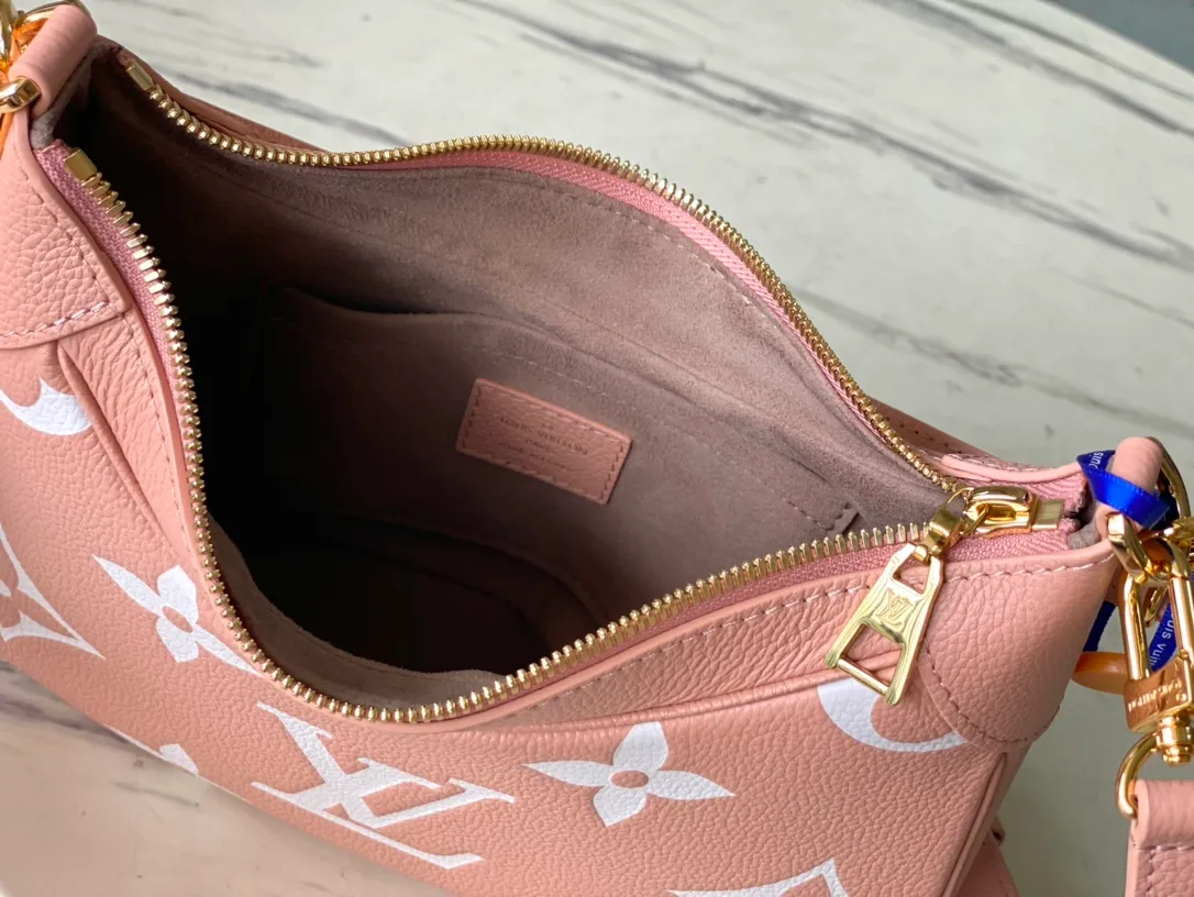 💰1040 (top layer leather) top original single M46301 ballet fan print embossed This Bagatelle handbag is shaped with Monogram Empreinte soft grain leather, and the large embossed pattern is highlighted in the color contrast. Discover trendy carrying options with the detachable handle and detachable and adjustable shoulder strap. 24.0 x 18.0 x 7.0 cm (length x height x width) you