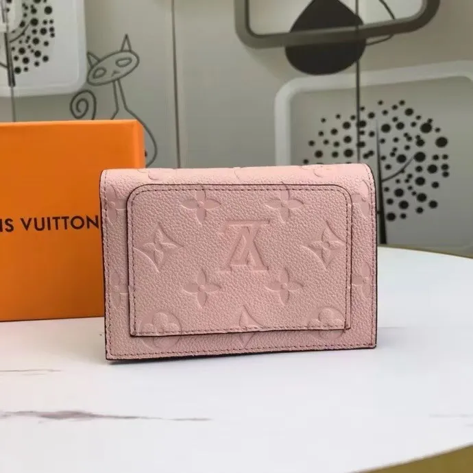 P150M80152 This Cléa wallet is made of Monogram Empreinte soft grained cowhide, embellished with Louis Vuitton's iconic Monogram embossed pattern. It has a stylish design, is exquisite and compact but has a spacious capacity. It is equipped with an external patch pocket, zipper coin pocket, banknote compartment and six credit card slots. Dimensions: 12 x 9 x 3.5 cm (length x height x width
